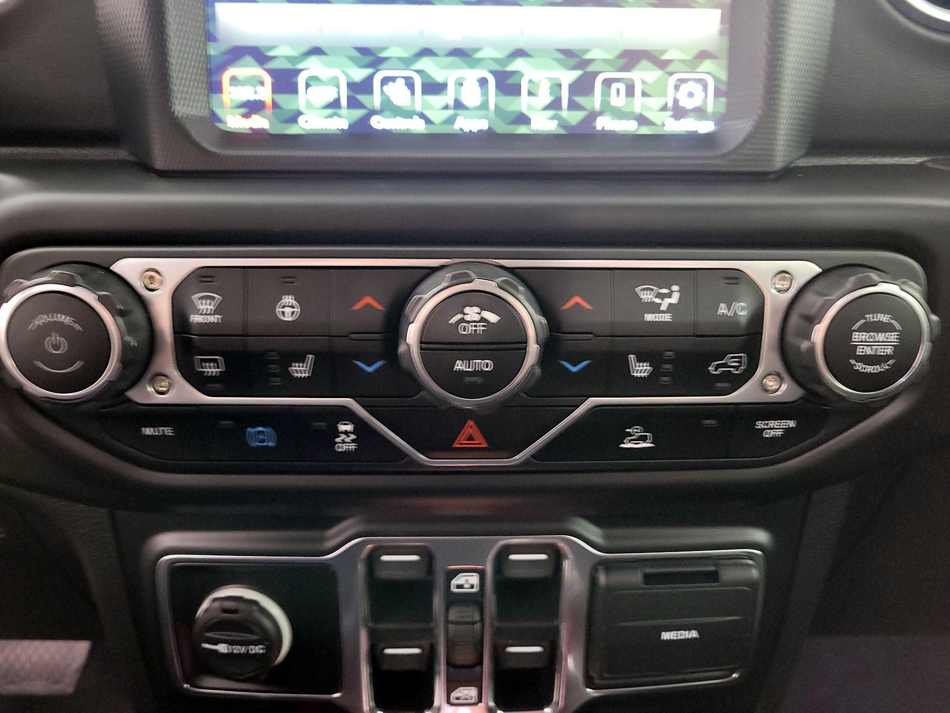 Thumbnail: 2022 Jeep Wrangler - 17