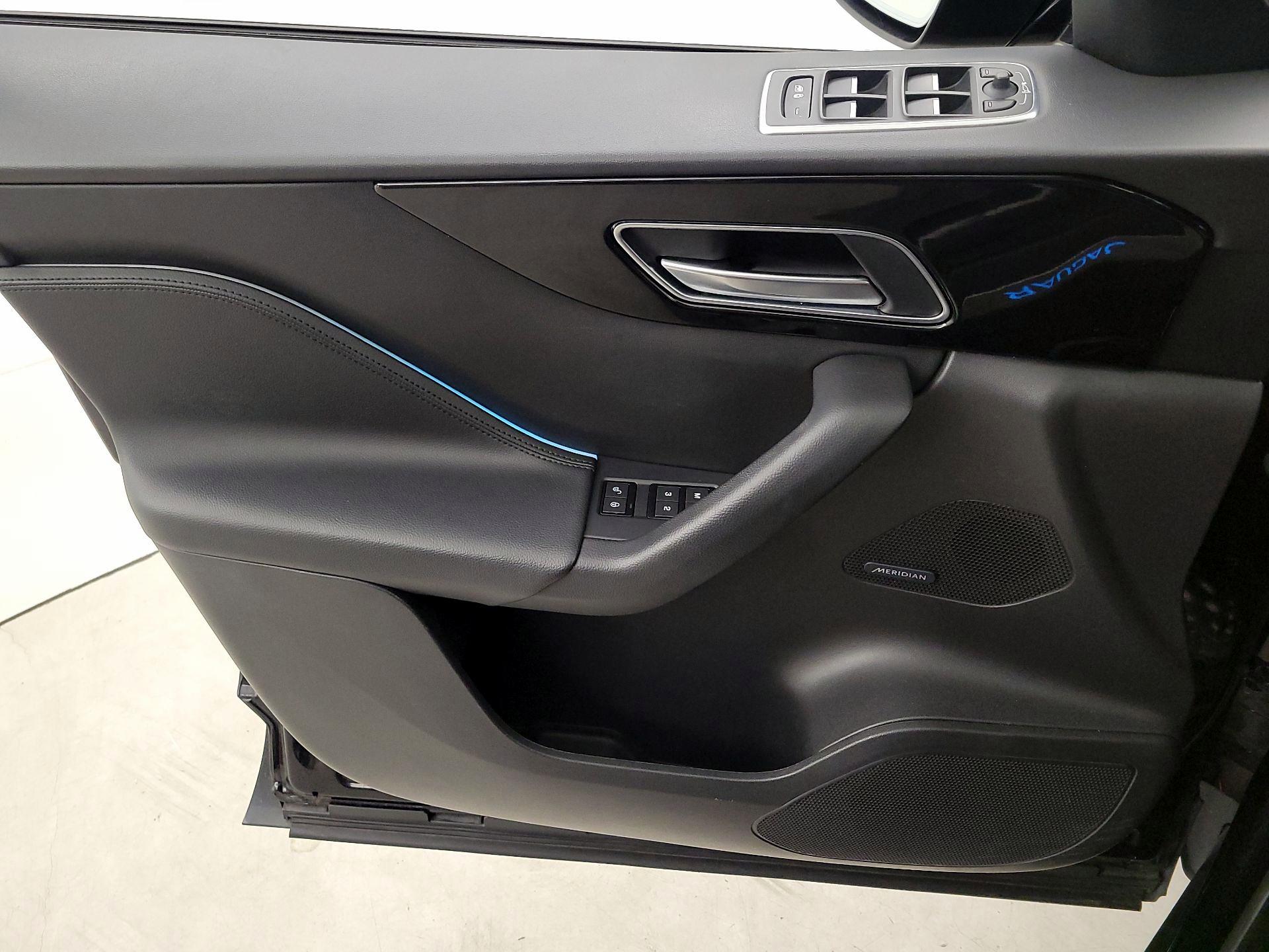 Thumbnail: 2020 Jaguar F-Pace - 12