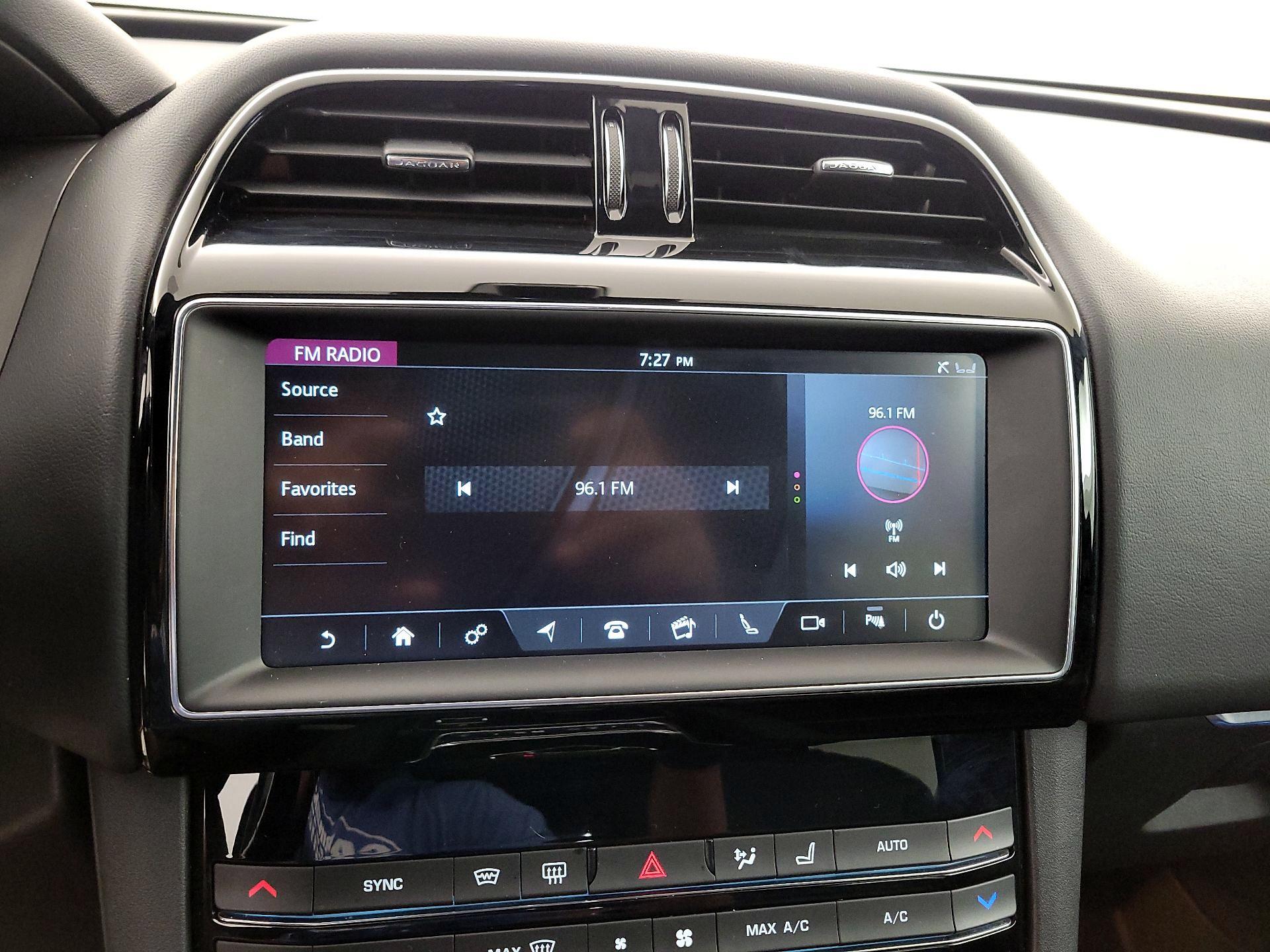 Thumbnail: 2020 Jaguar F-Pace - 16