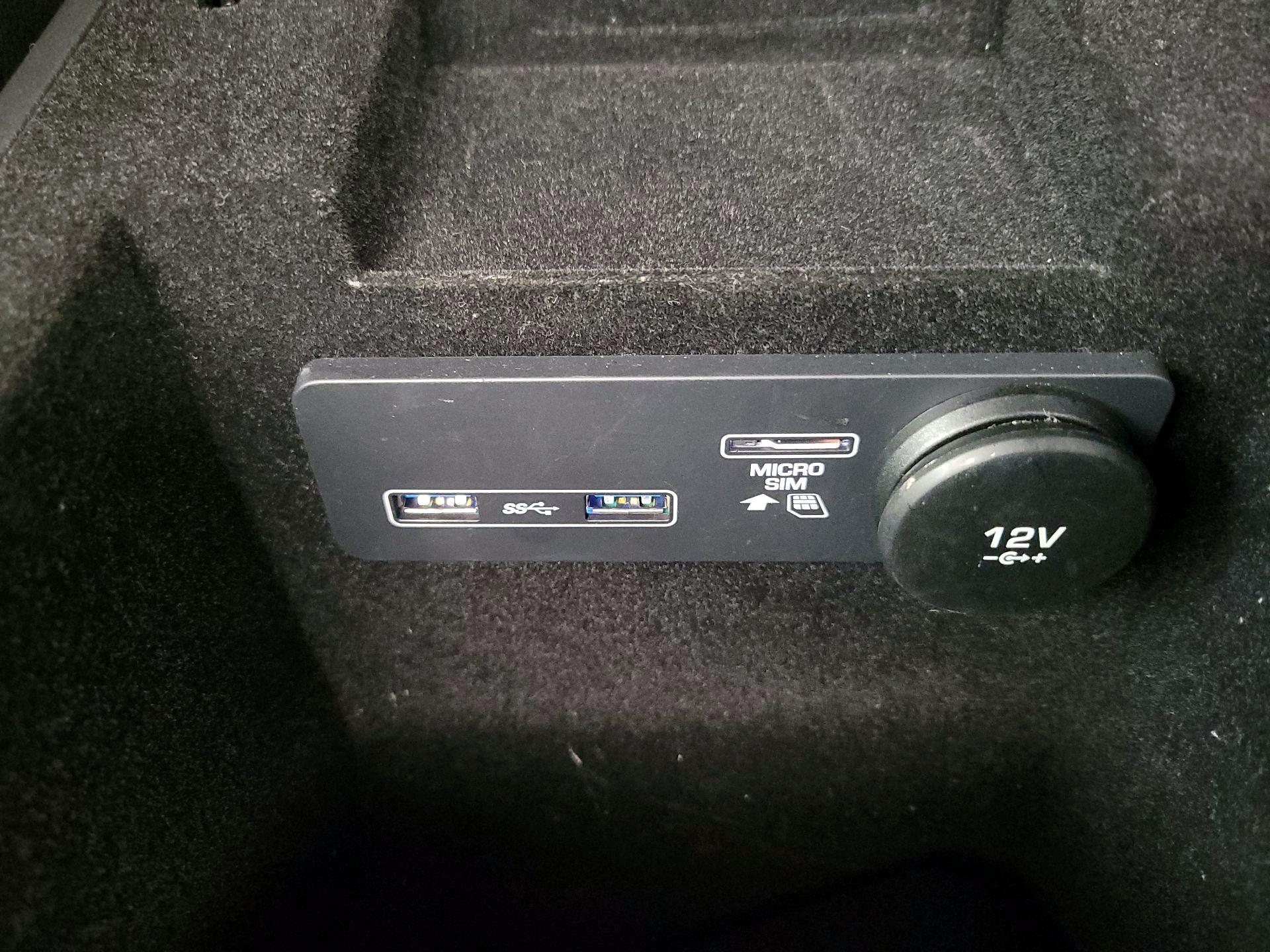 Thumbnail: 2020 Jaguar F-Pace - 19