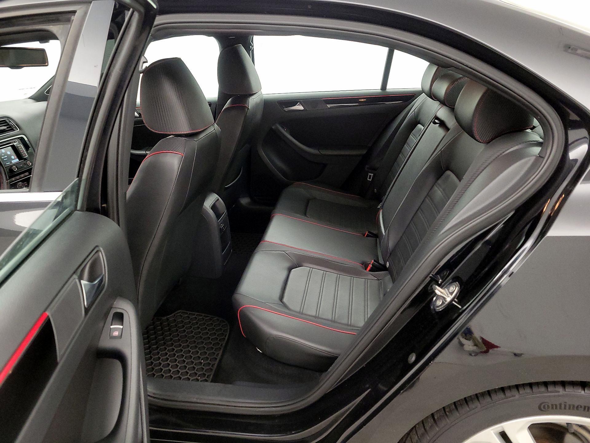 Thumbnail: 2015 Volkswagen Jetta - 19