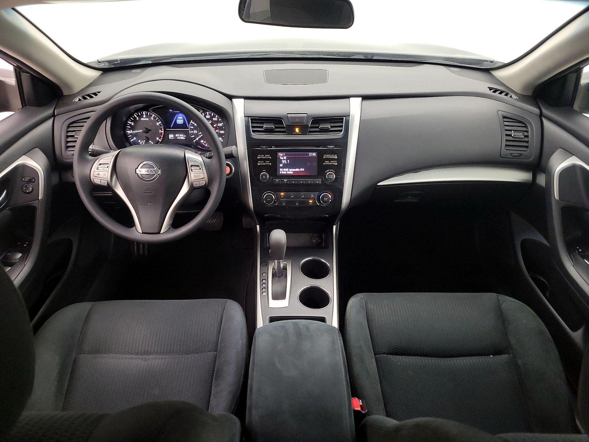 Thumbnail: 2015 Nissan Altima - 9