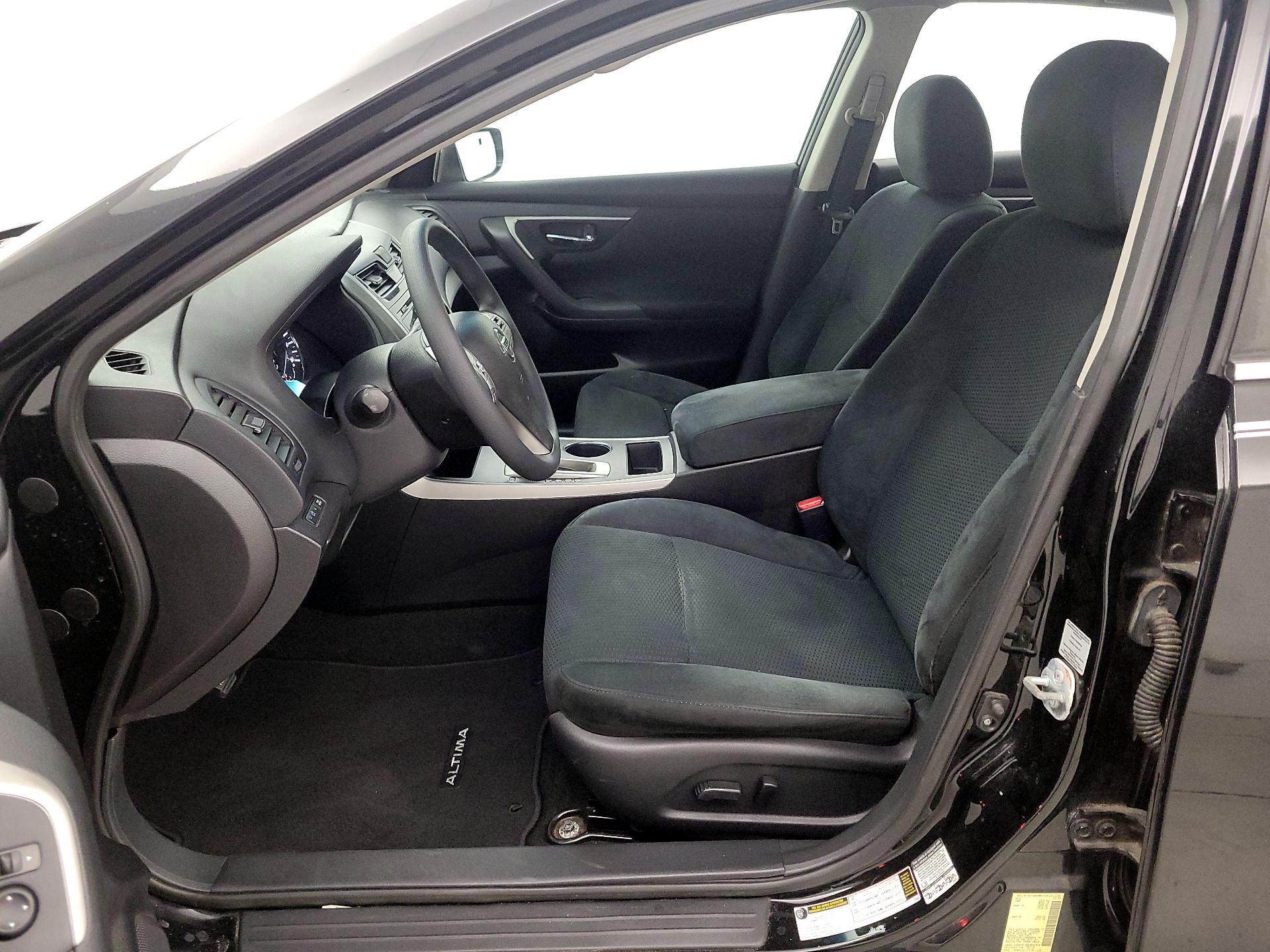 Thumbnail: 2015 Nissan Altima - 11