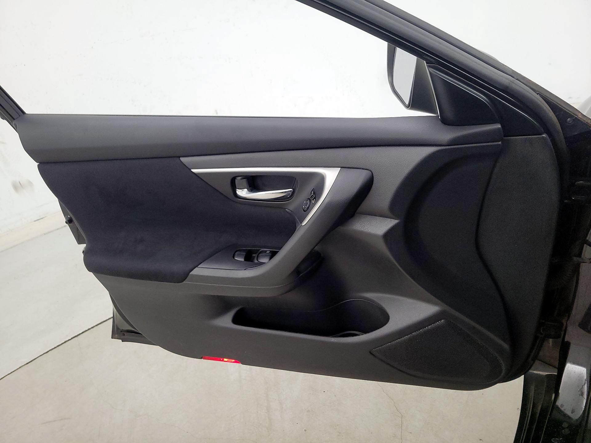 Thumbnail: 2015 Nissan Altima - 12