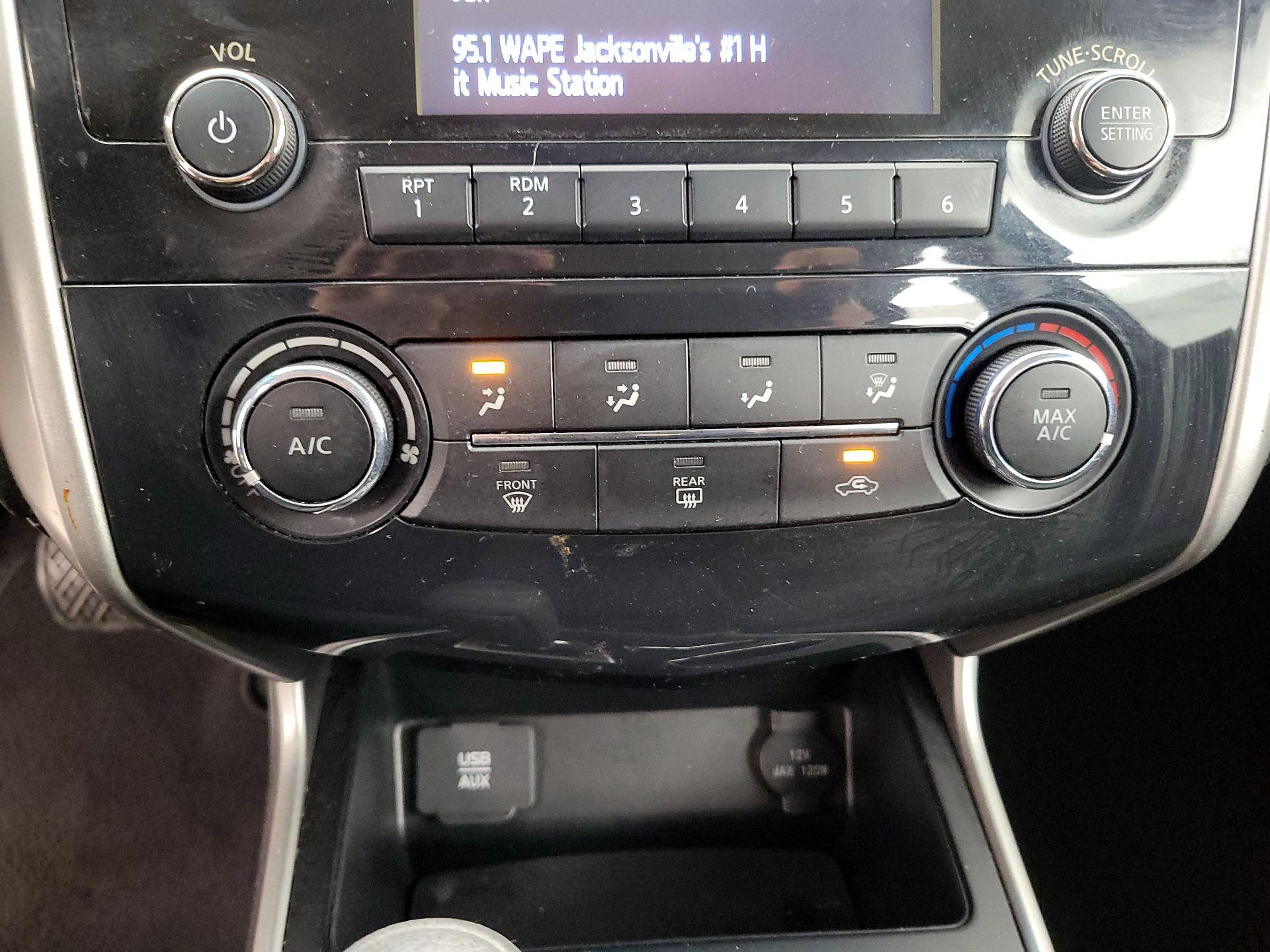 Thumbnail: 2015 Nissan Altima - 16