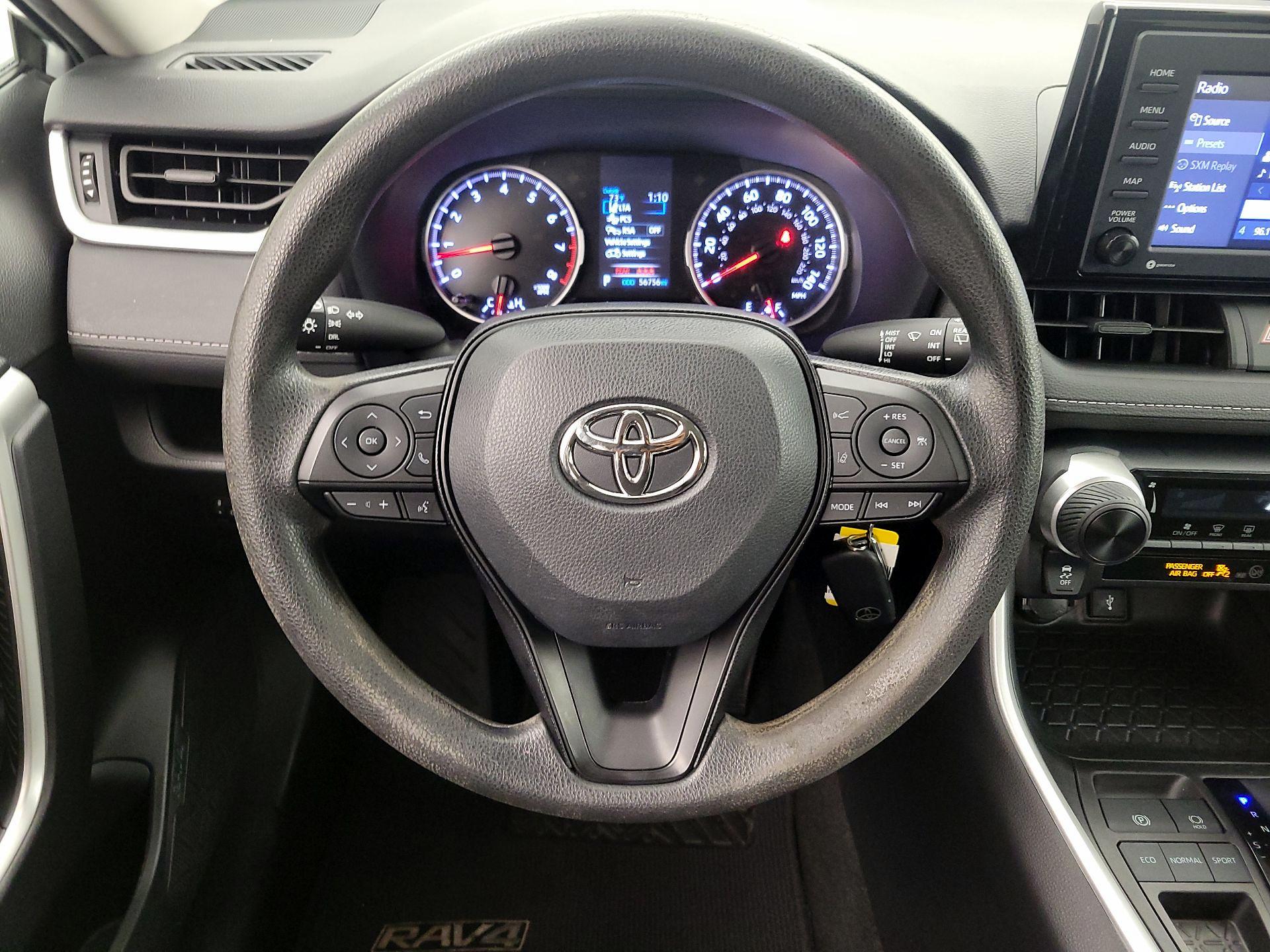 Thumbnail: 2022 Toyota RAV4 - 10