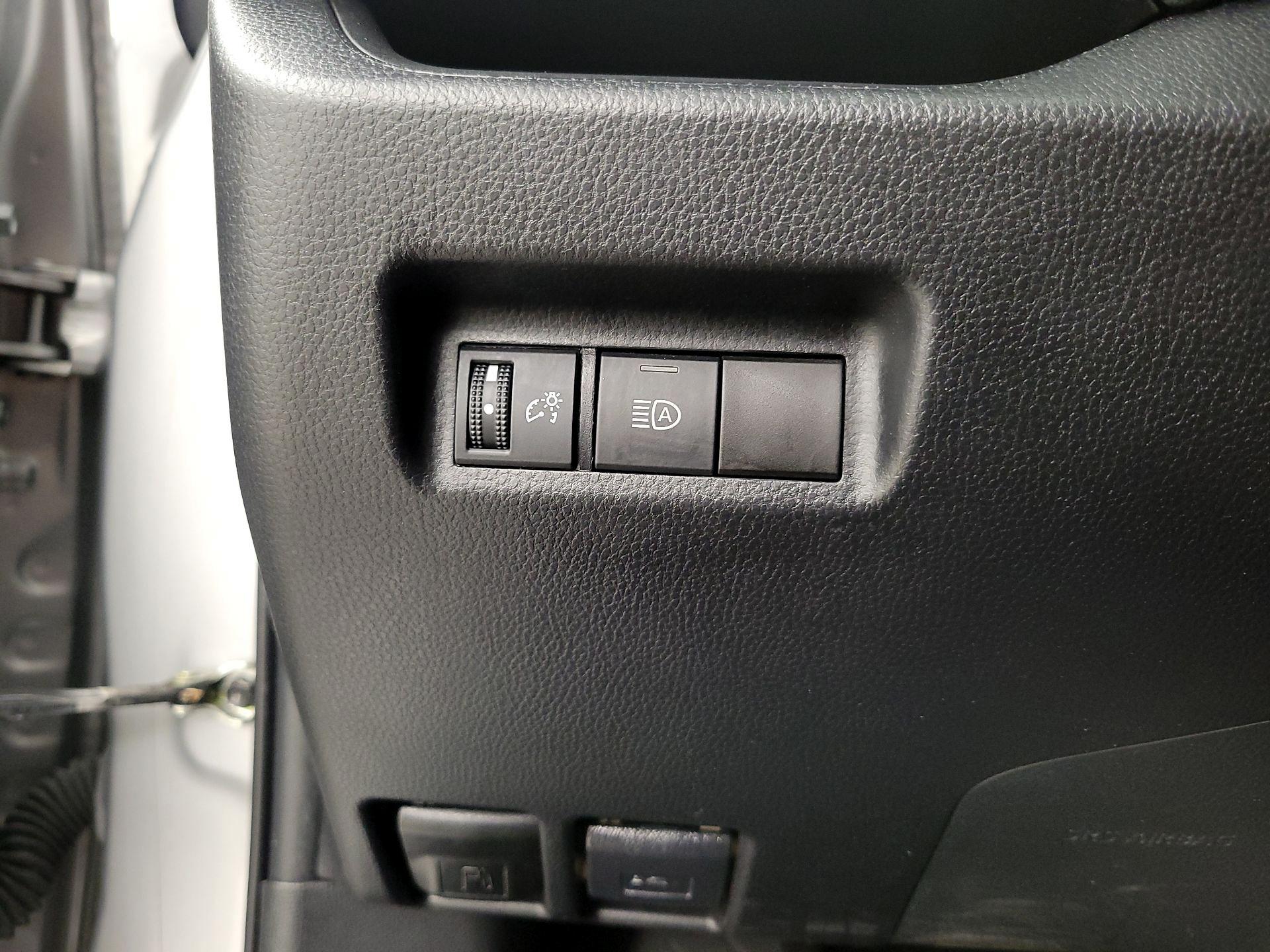 Thumbnail: 2022 Toyota RAV4 - 13