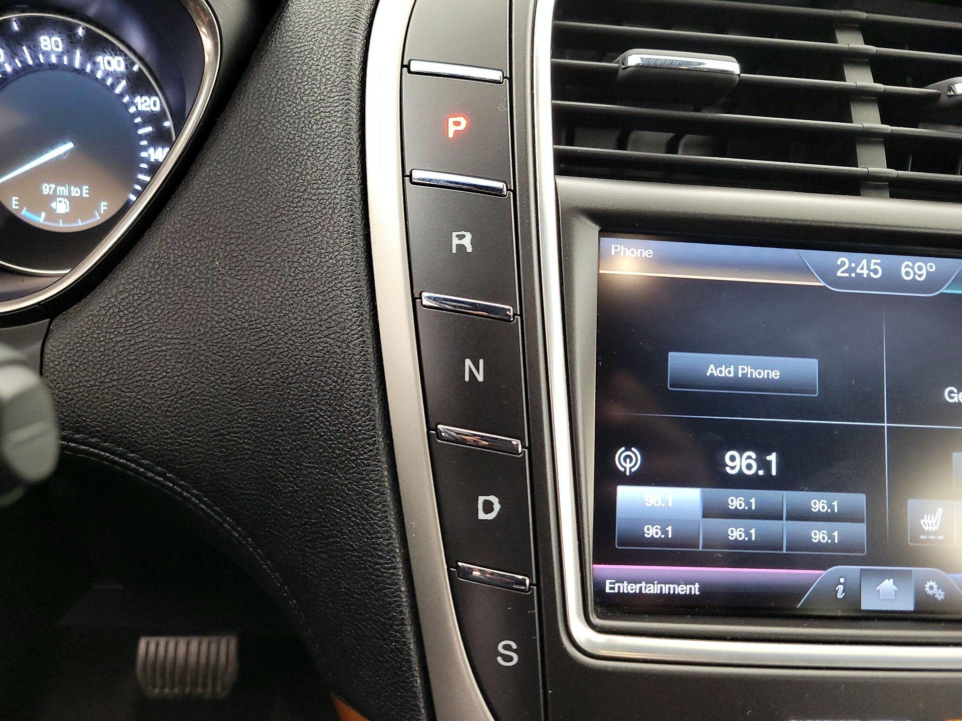 Thumbnail: 2016 Lincoln MKX - 17