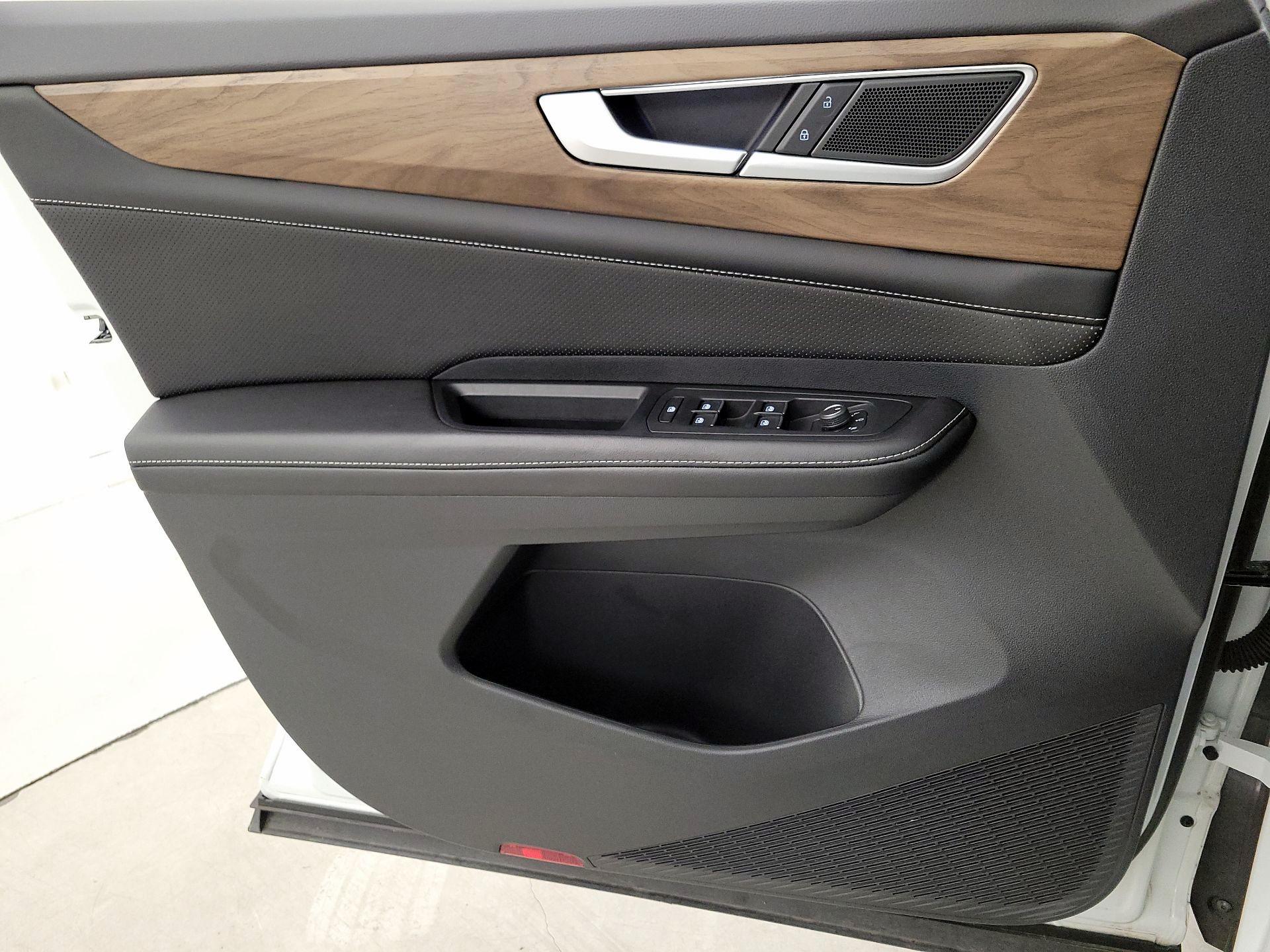 Thumbnail: 2024 Volkswagen Atlas - 12