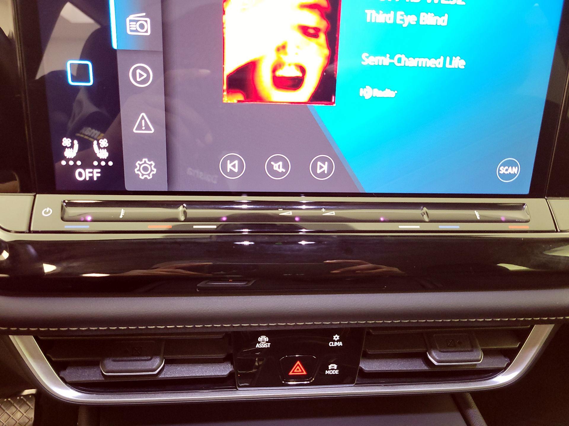 Thumbnail: 2024 Volkswagen Atlas - 16