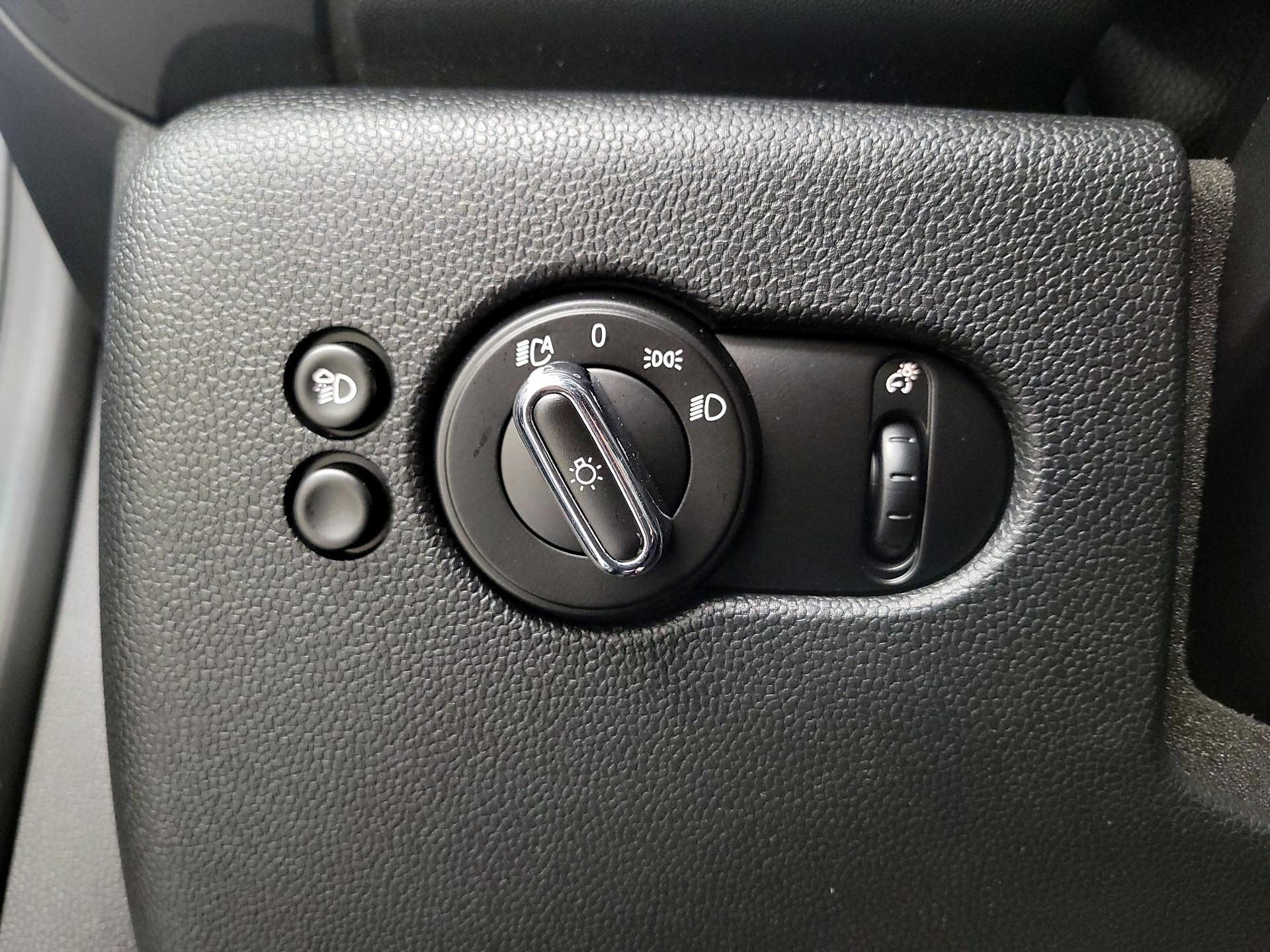 Thumbnail: 2022 MINI Cooper Hardtop - 13