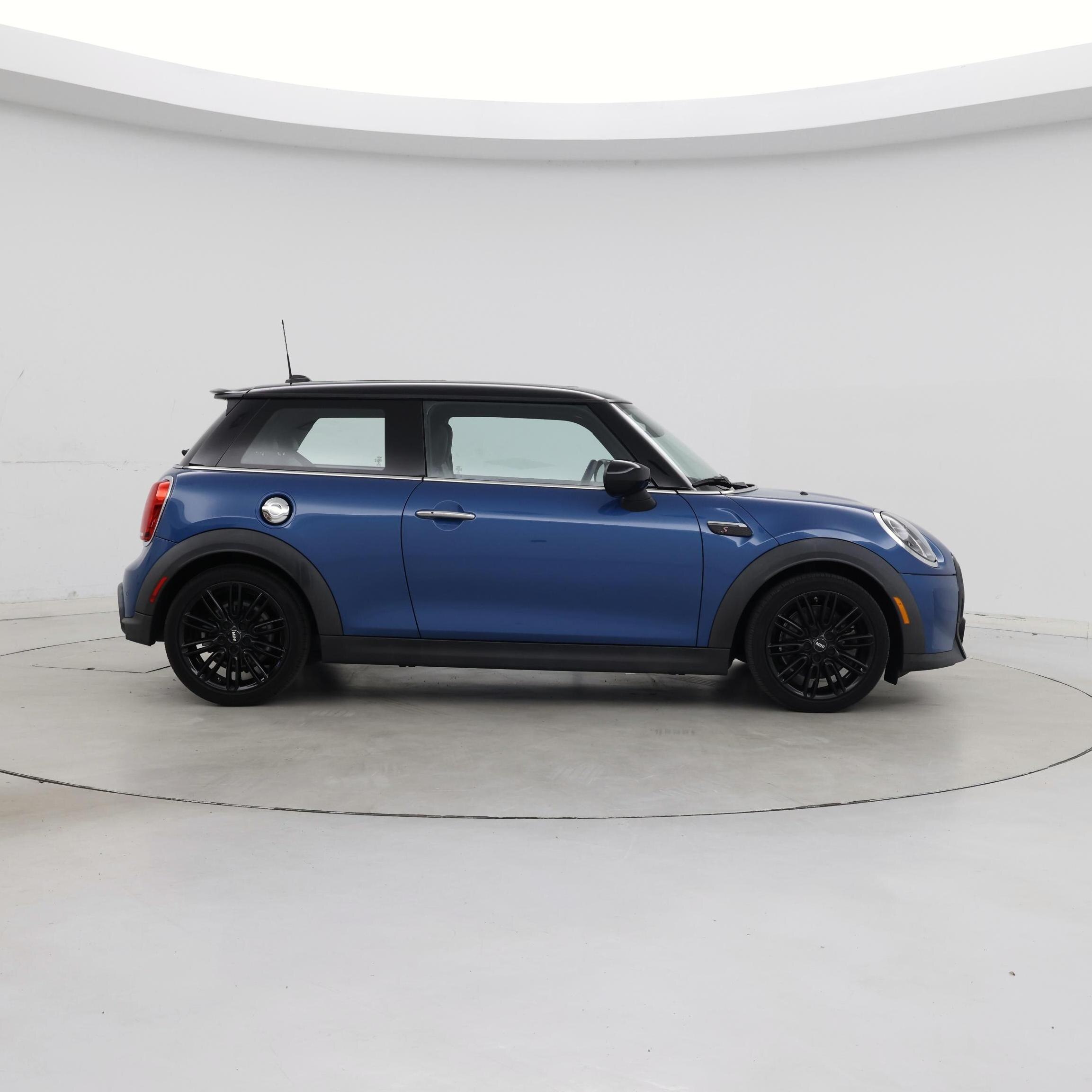 Thumbnail: 2022 MINI Cooper Hardtop - 7