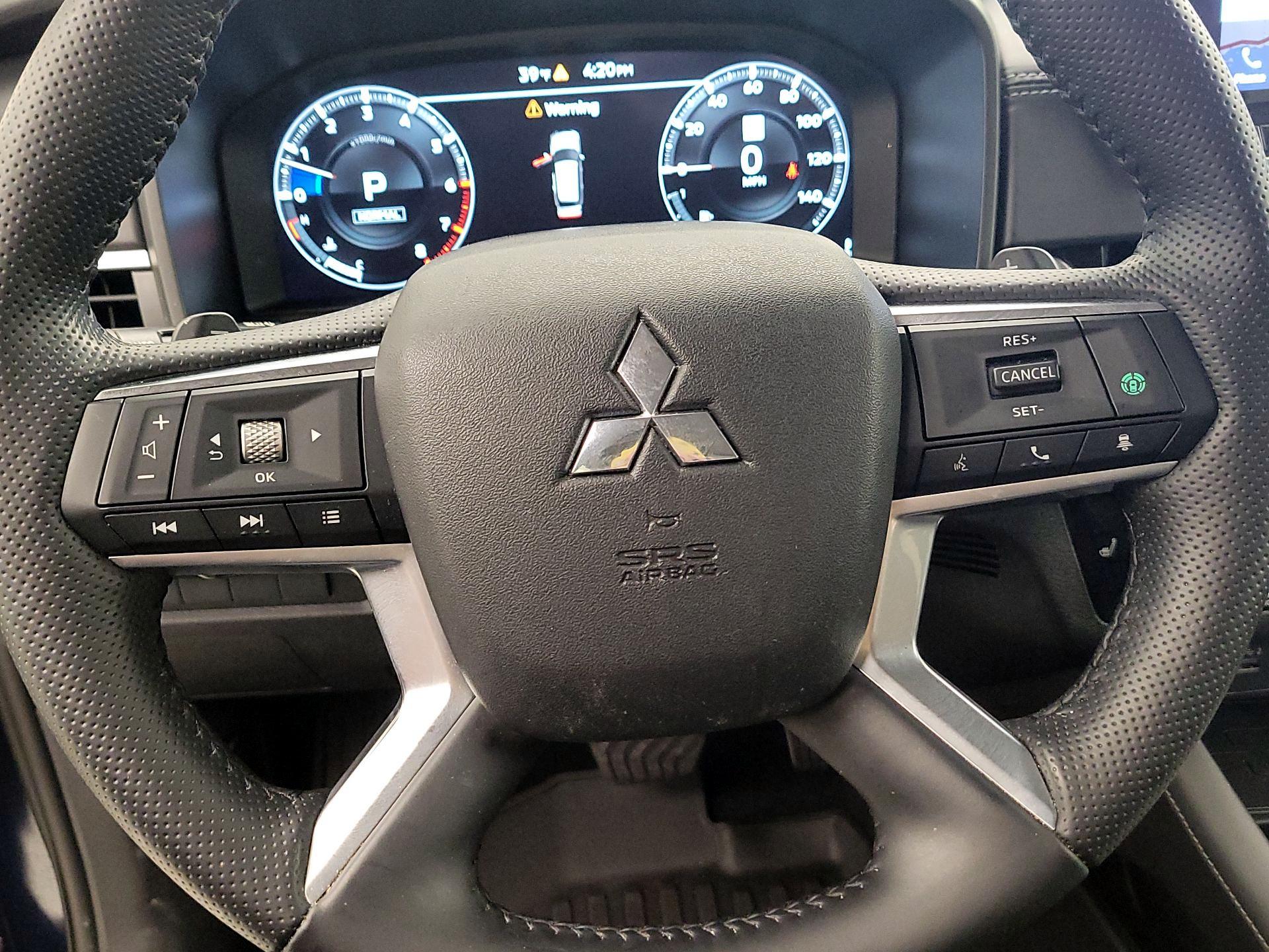 Thumbnail: 2024 Mitsubishi Outlander - 10