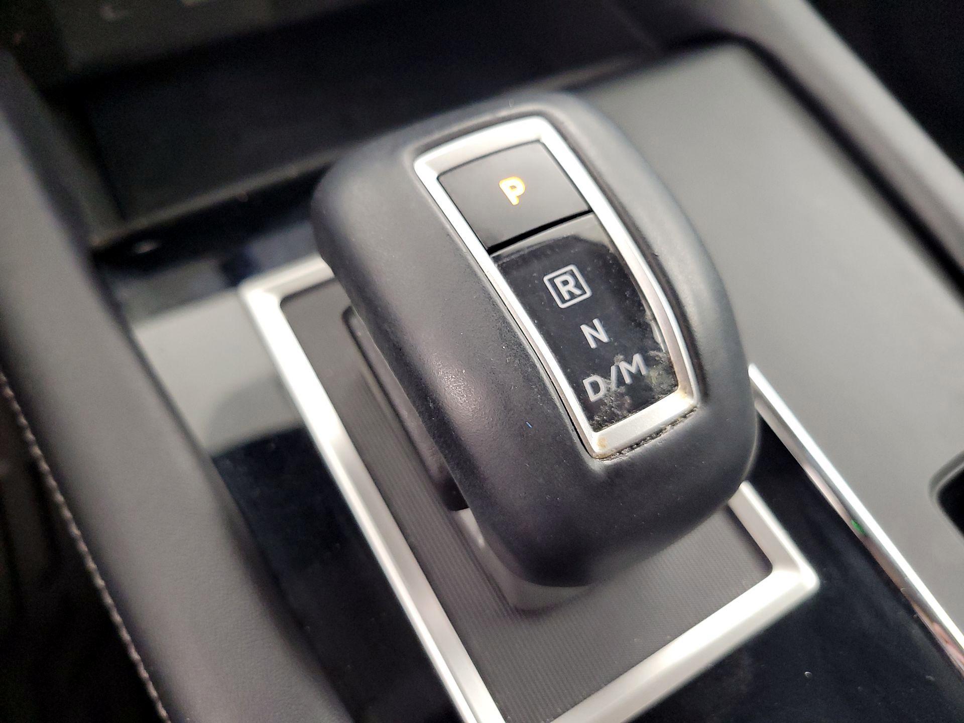 Thumbnail: 2024 Mitsubishi Outlander - 18