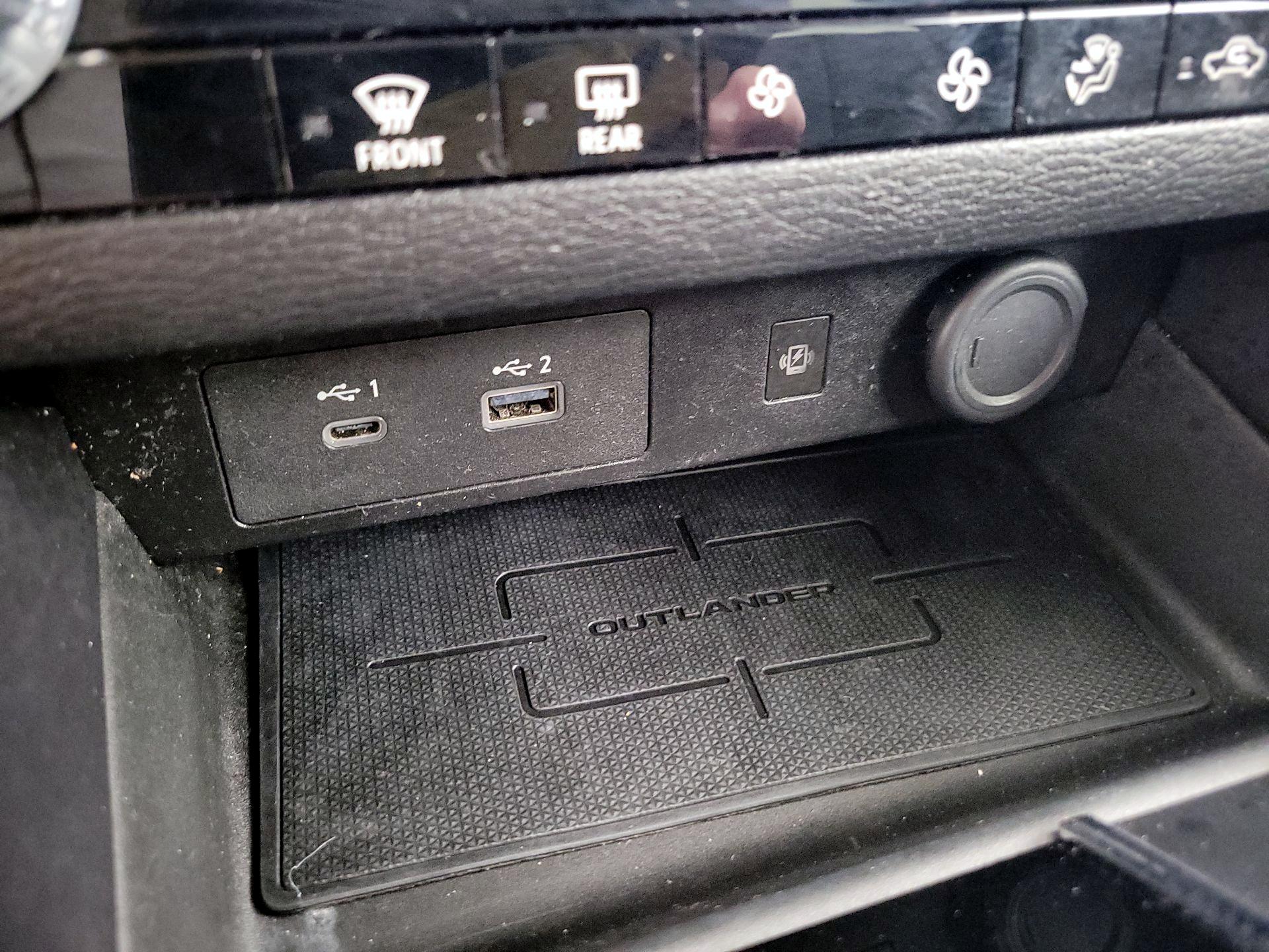 Thumbnail: 2024 Mitsubishi Outlander - 19