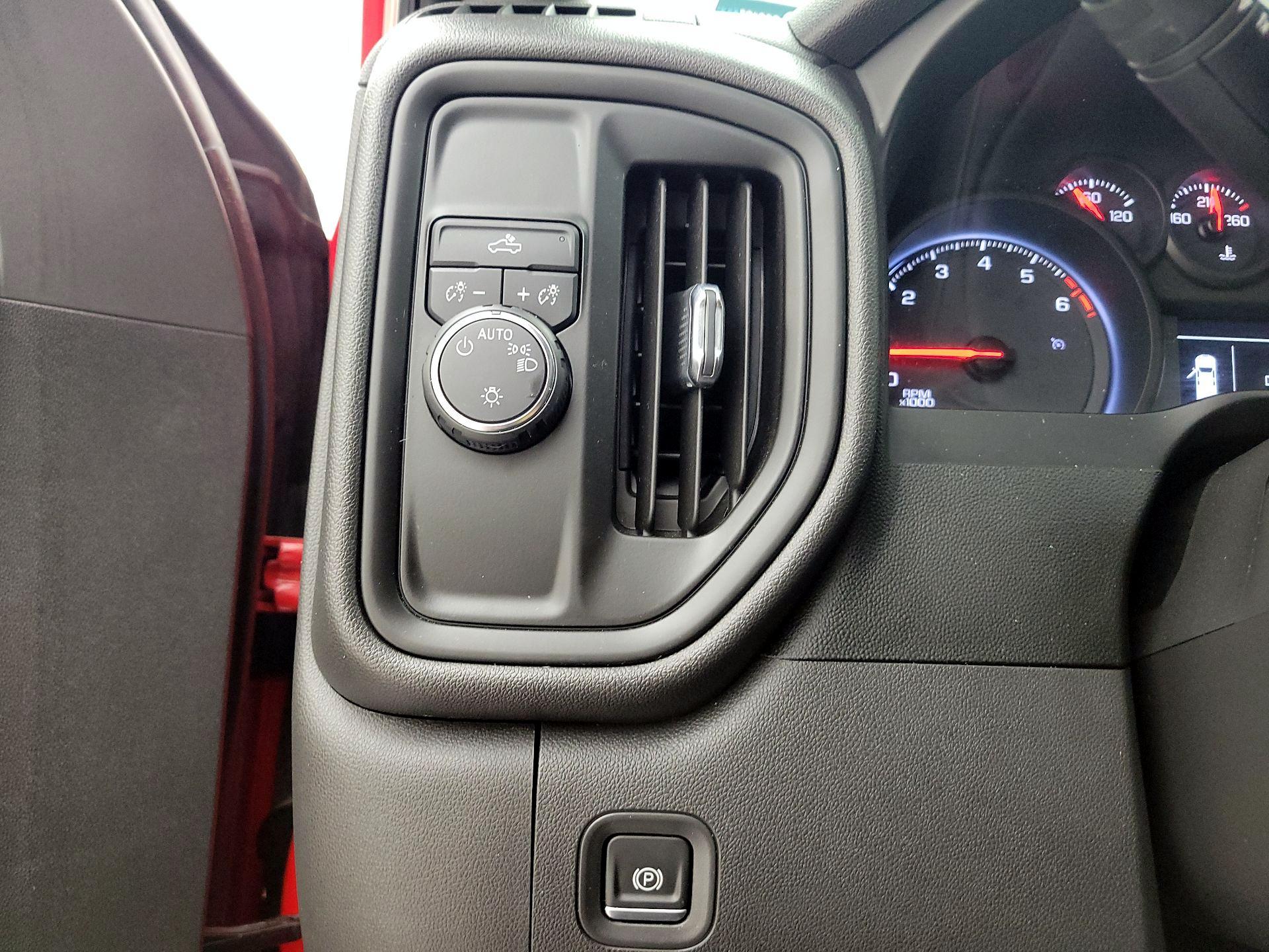 Thumbnail: 2020 Chevrolet Silverado 1500 - 13