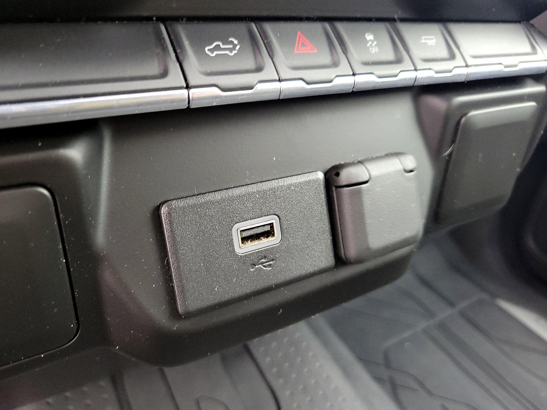 Thumbnail: 2020 Chevrolet Silverado 1500 - 18