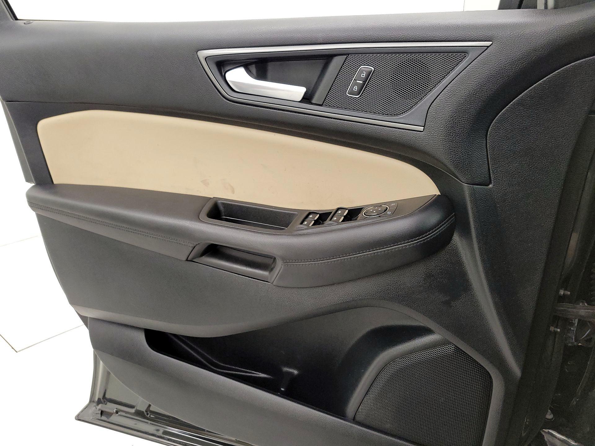 Thumbnail: 2022 Ford Edge - 12