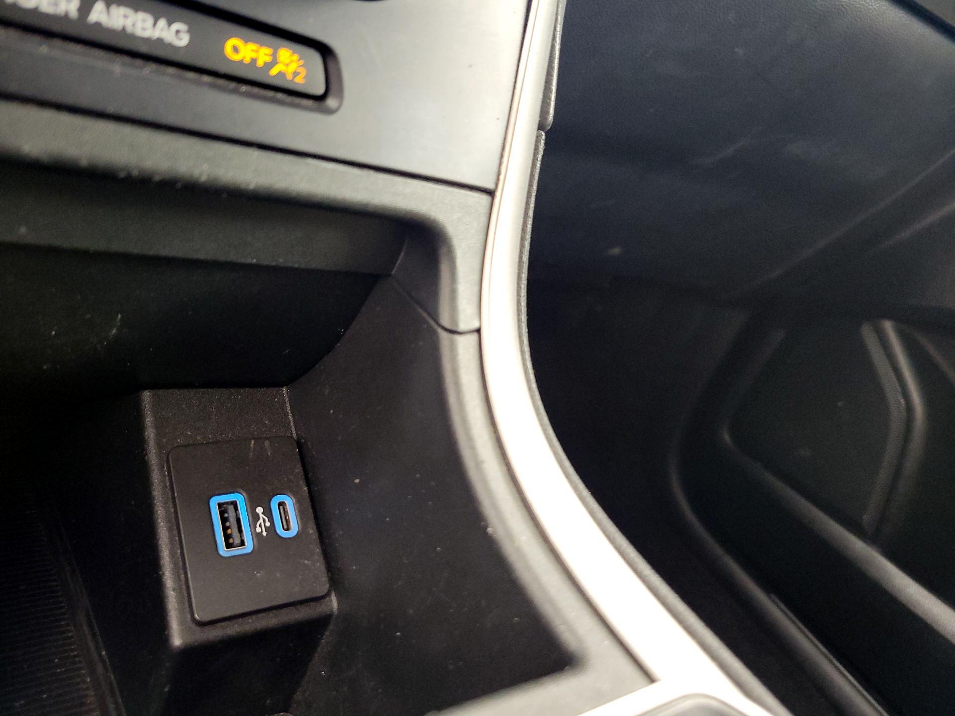 Thumbnail: 2022 Ford Edge - 18