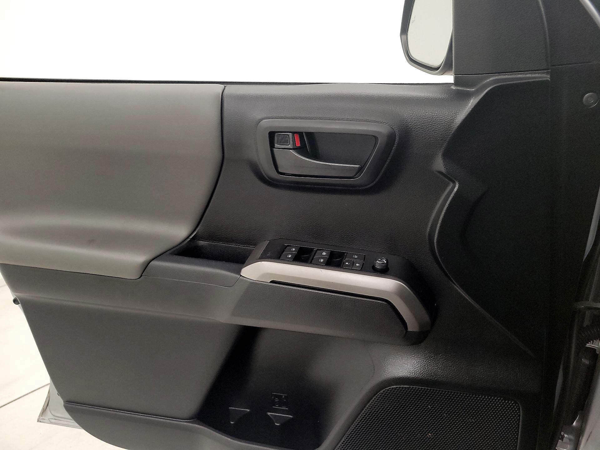 Thumbnail: 2022 Toyota Tacoma - 12