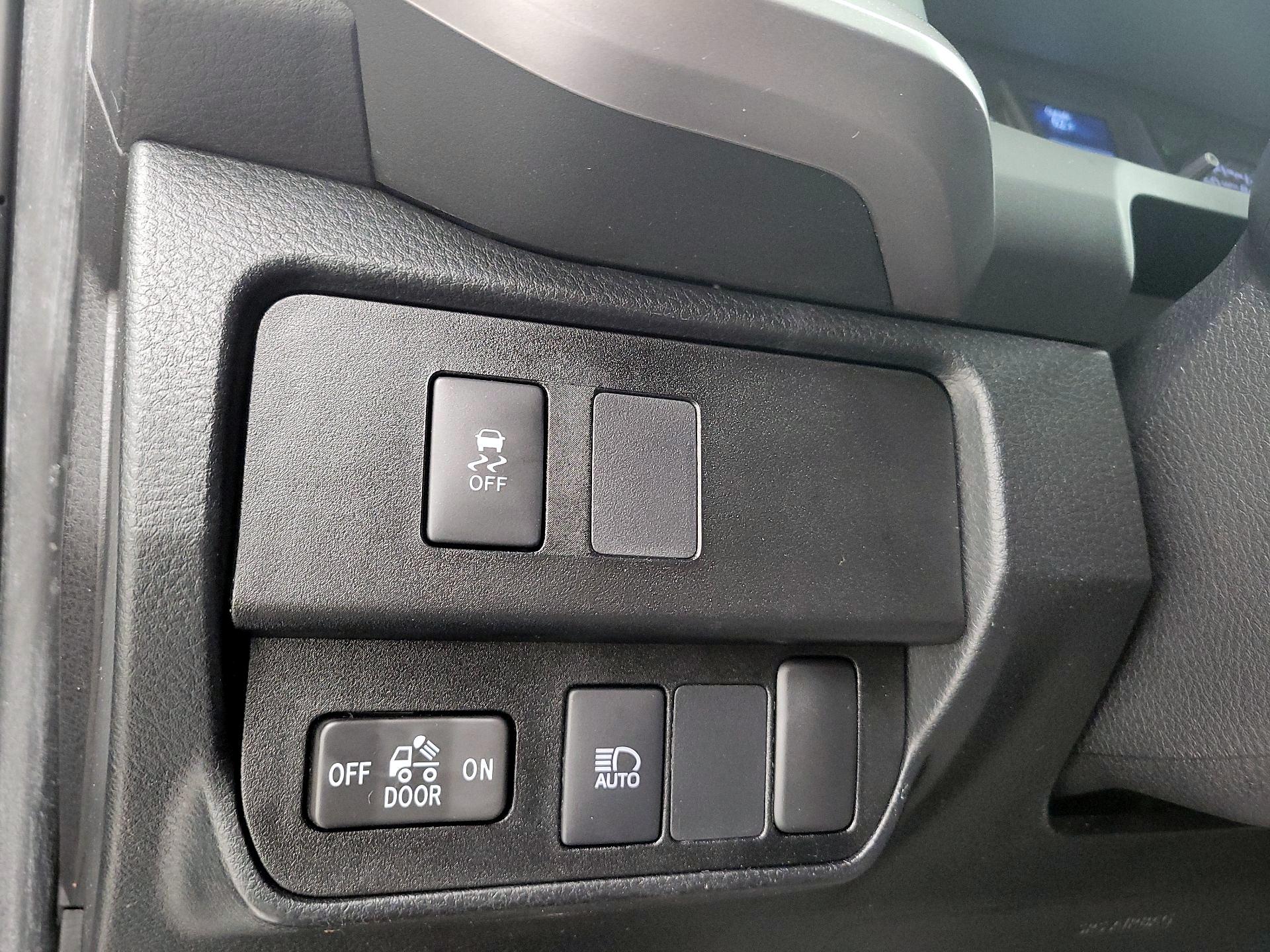 Thumbnail: 2022 Toyota Tacoma - 13