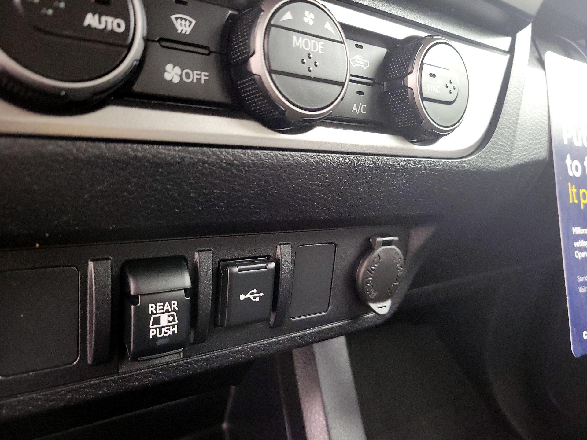 Thumbnail: 2022 Toyota Tacoma - 18