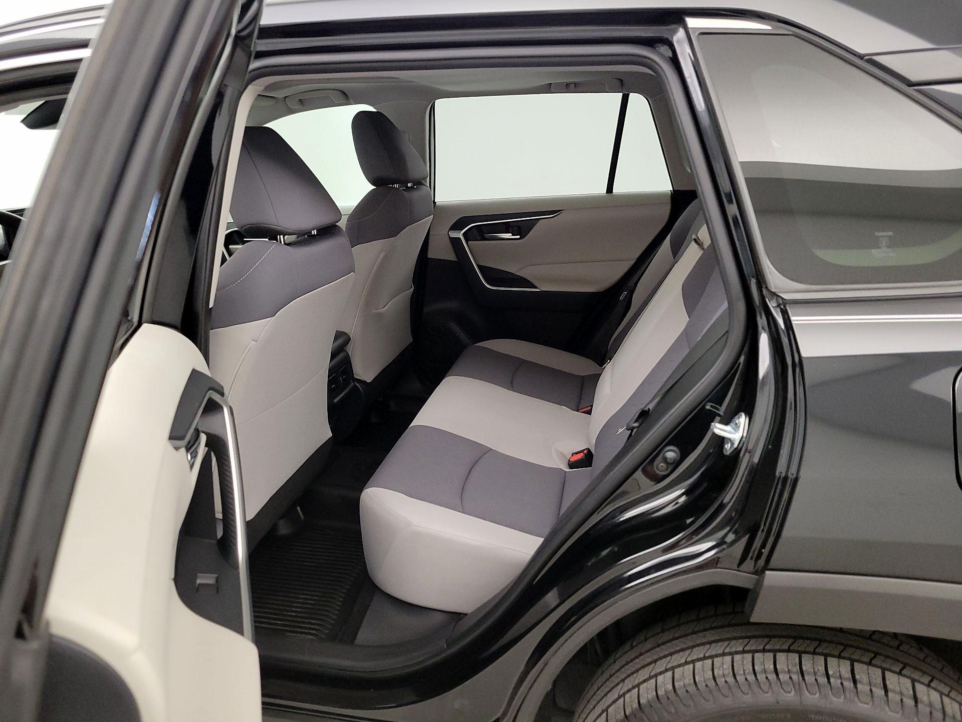 Thumbnail: 2019 Toyota RAV4 - 20