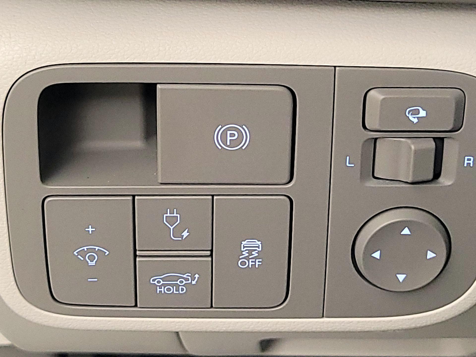 Thumbnail: 2025 Hyundai Ioniq 6 - 13