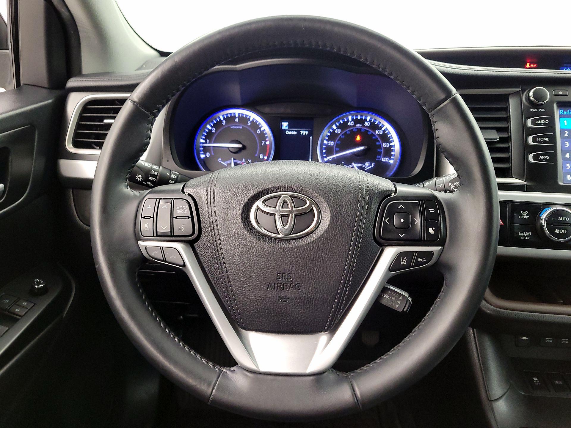 Thumbnail: 2019 Toyota Highlander - 10