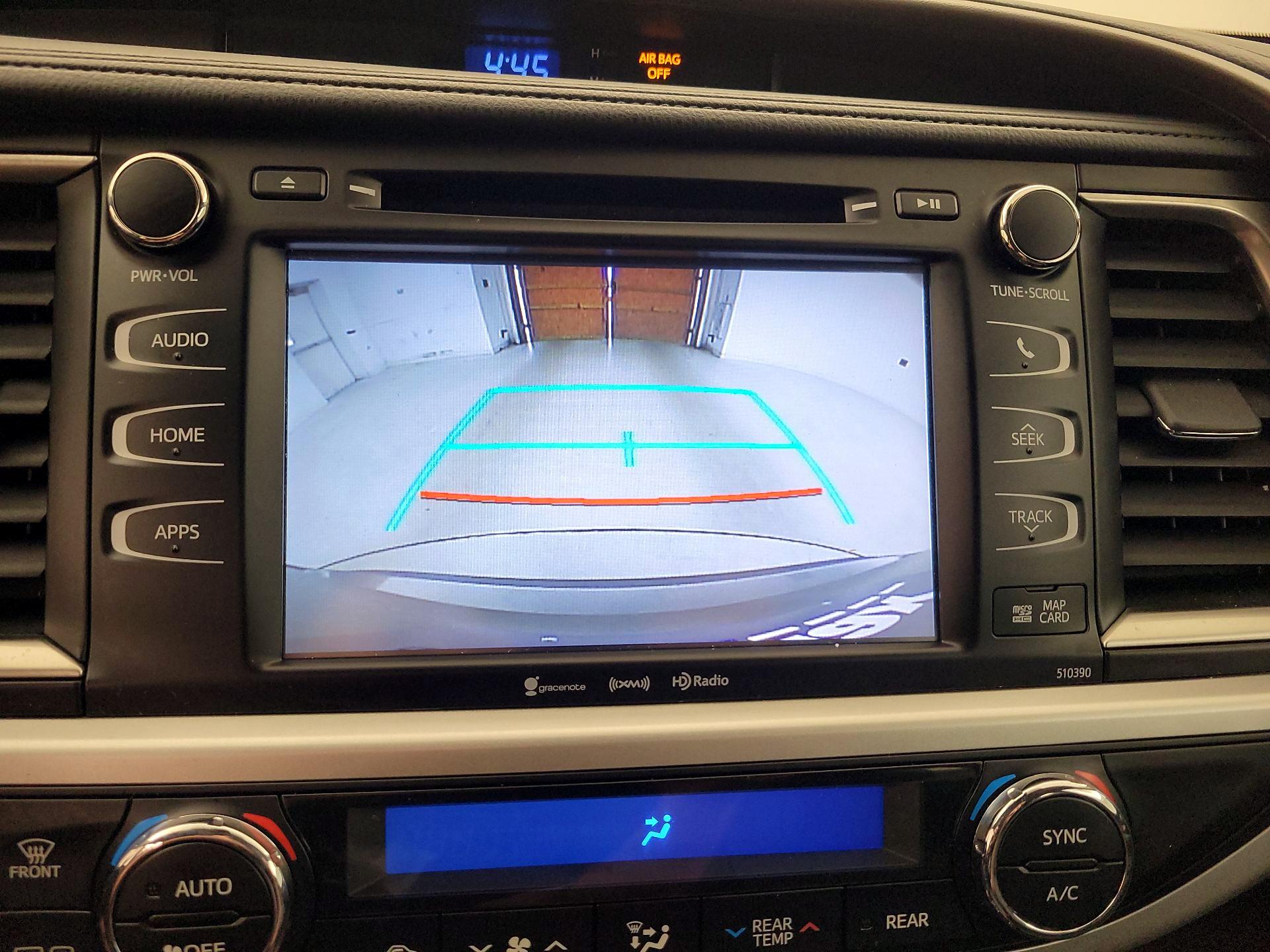 Thumbnail: 2019 Toyota Highlander - 14