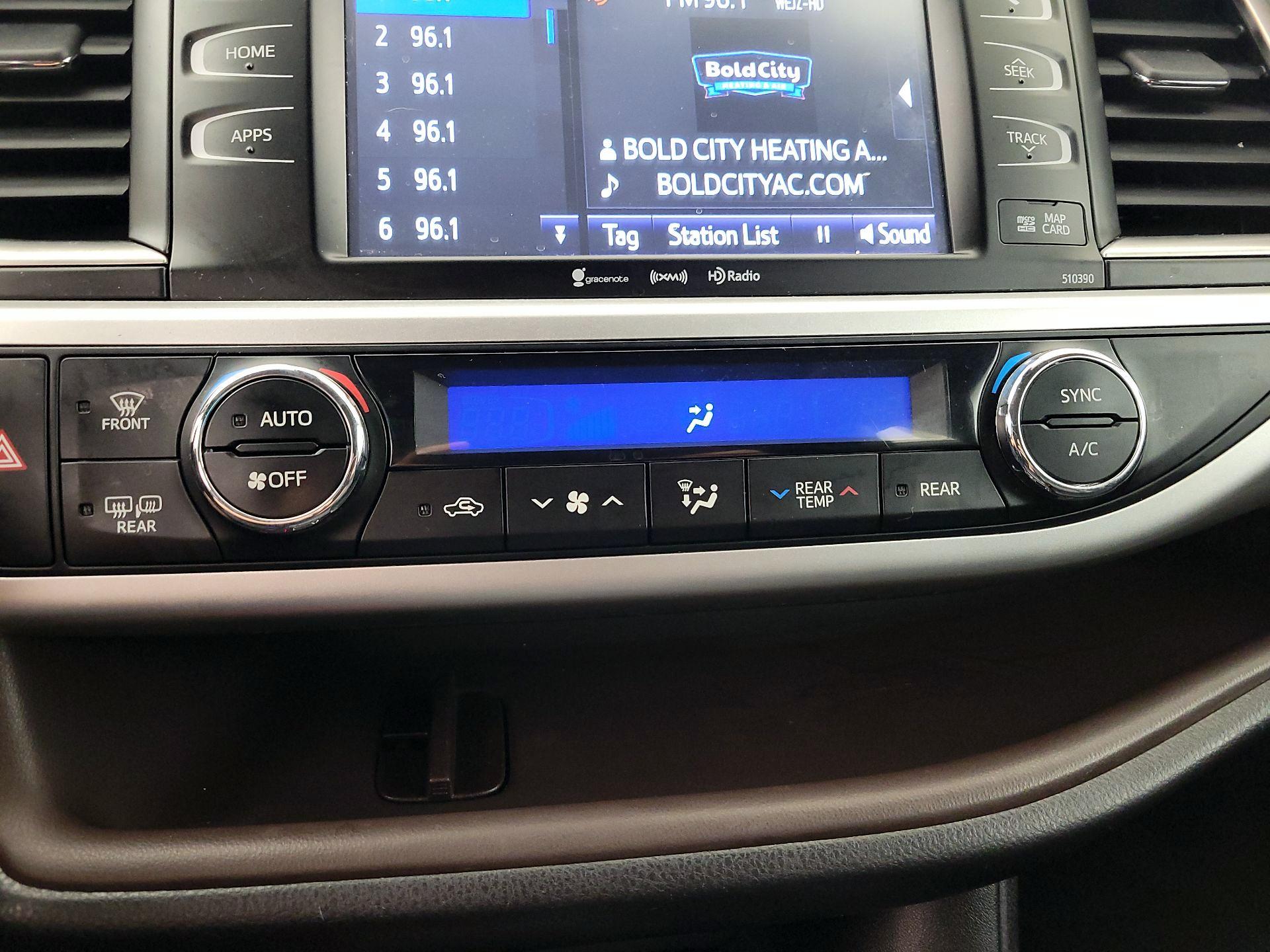 Thumbnail: 2019 Toyota Highlander - 16