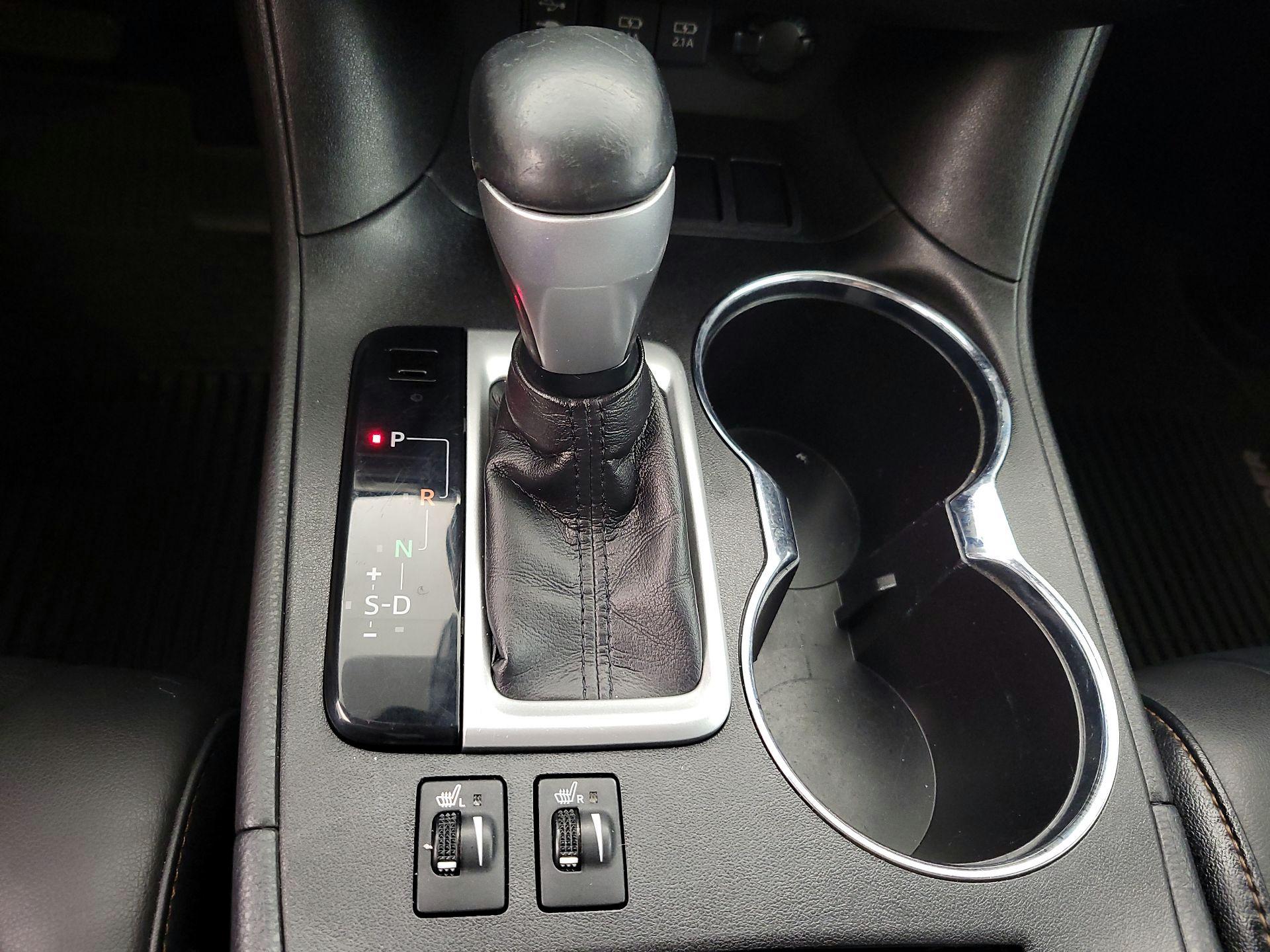 Thumbnail: 2019 Toyota Highlander - 17