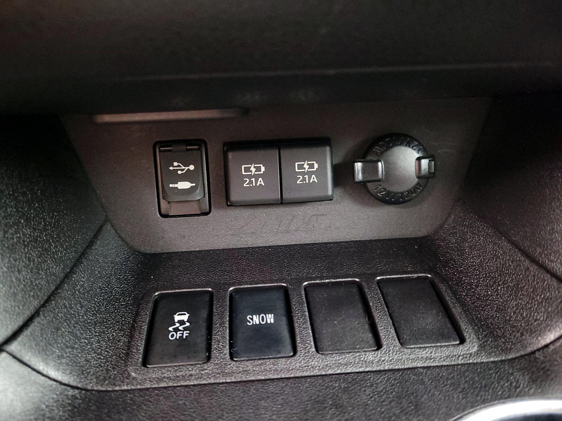 Thumbnail: 2019 Toyota Highlander - 18