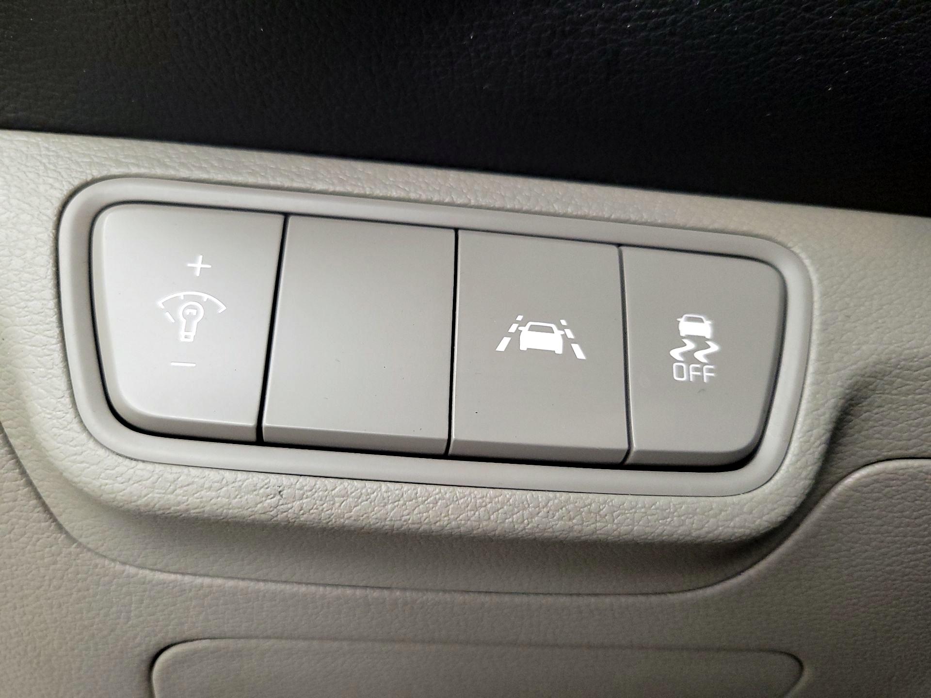 Thumbnail: 2019 Kia Forte - 13