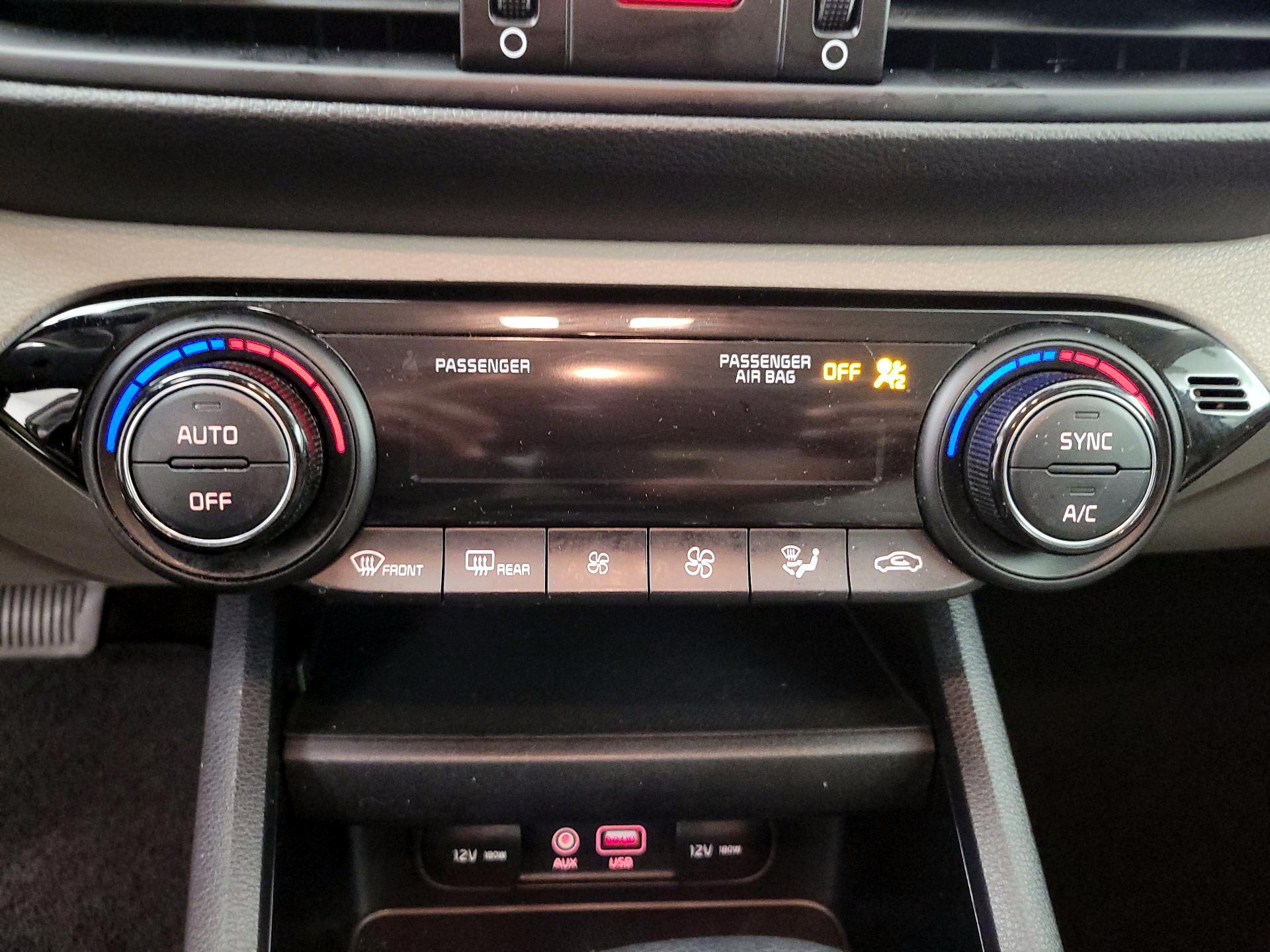 Thumbnail: 2019 Kia Forte - 16