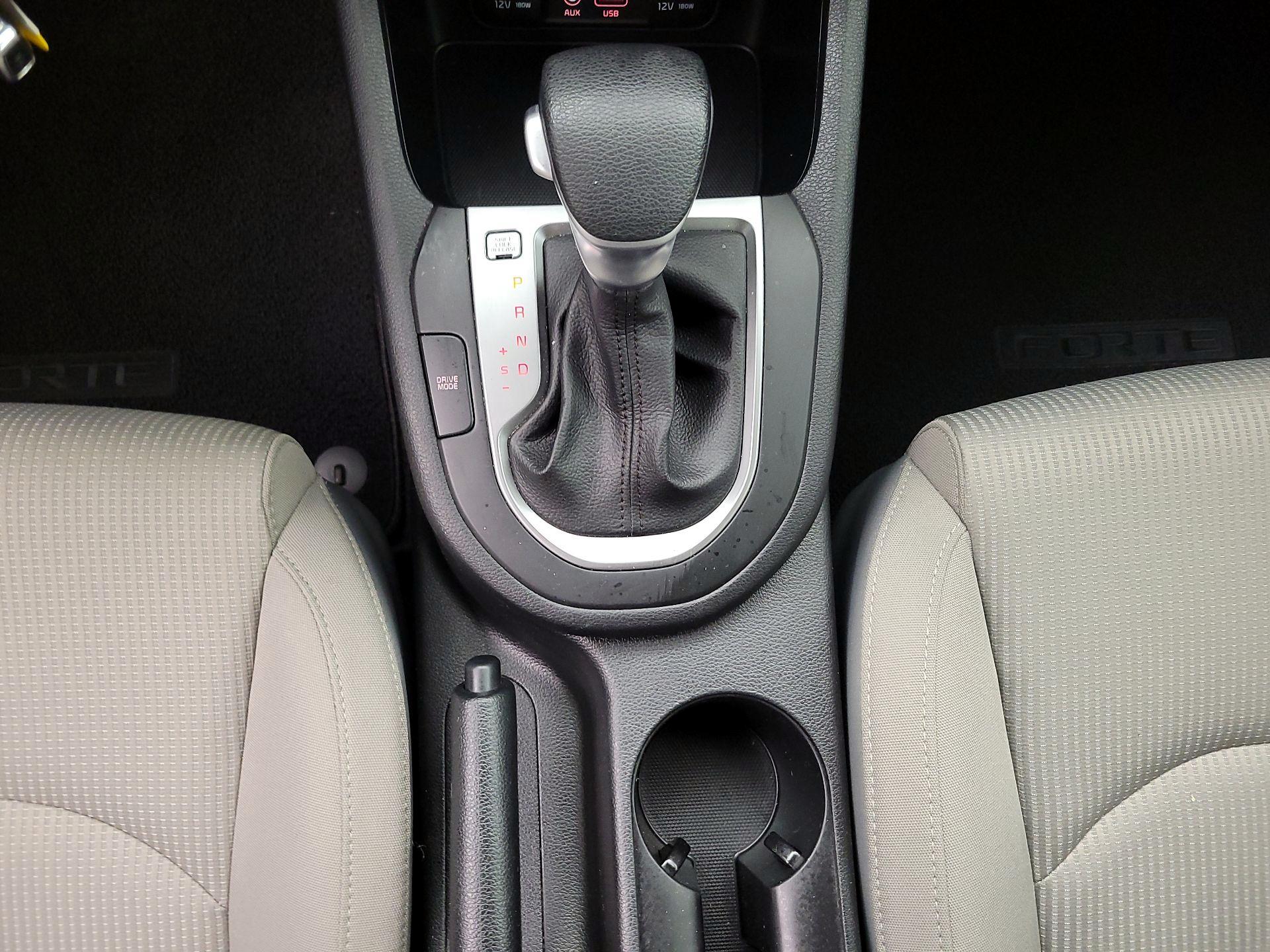 Thumbnail: 2019 Kia Forte - 17