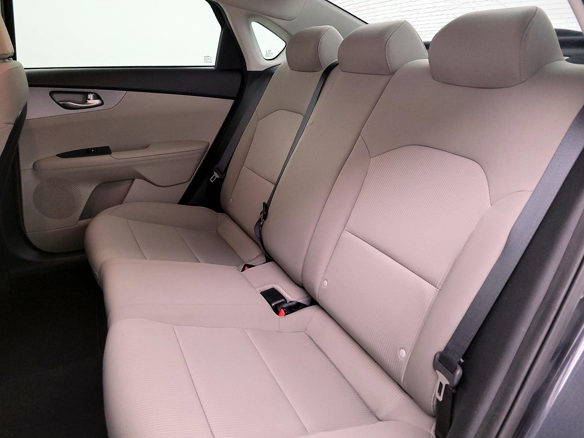 Thumbnail: 2019 Kia Forte - 19