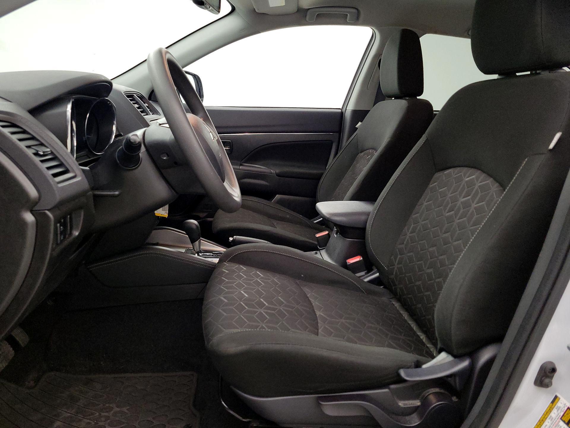 Thumbnail: 2023 Mitsubishi Outlander Sport - 11