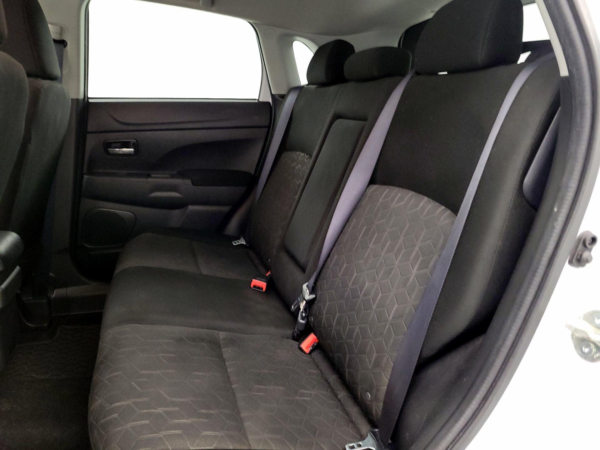 Thumbnail: 2023 Mitsubishi Outlander Sport - 19