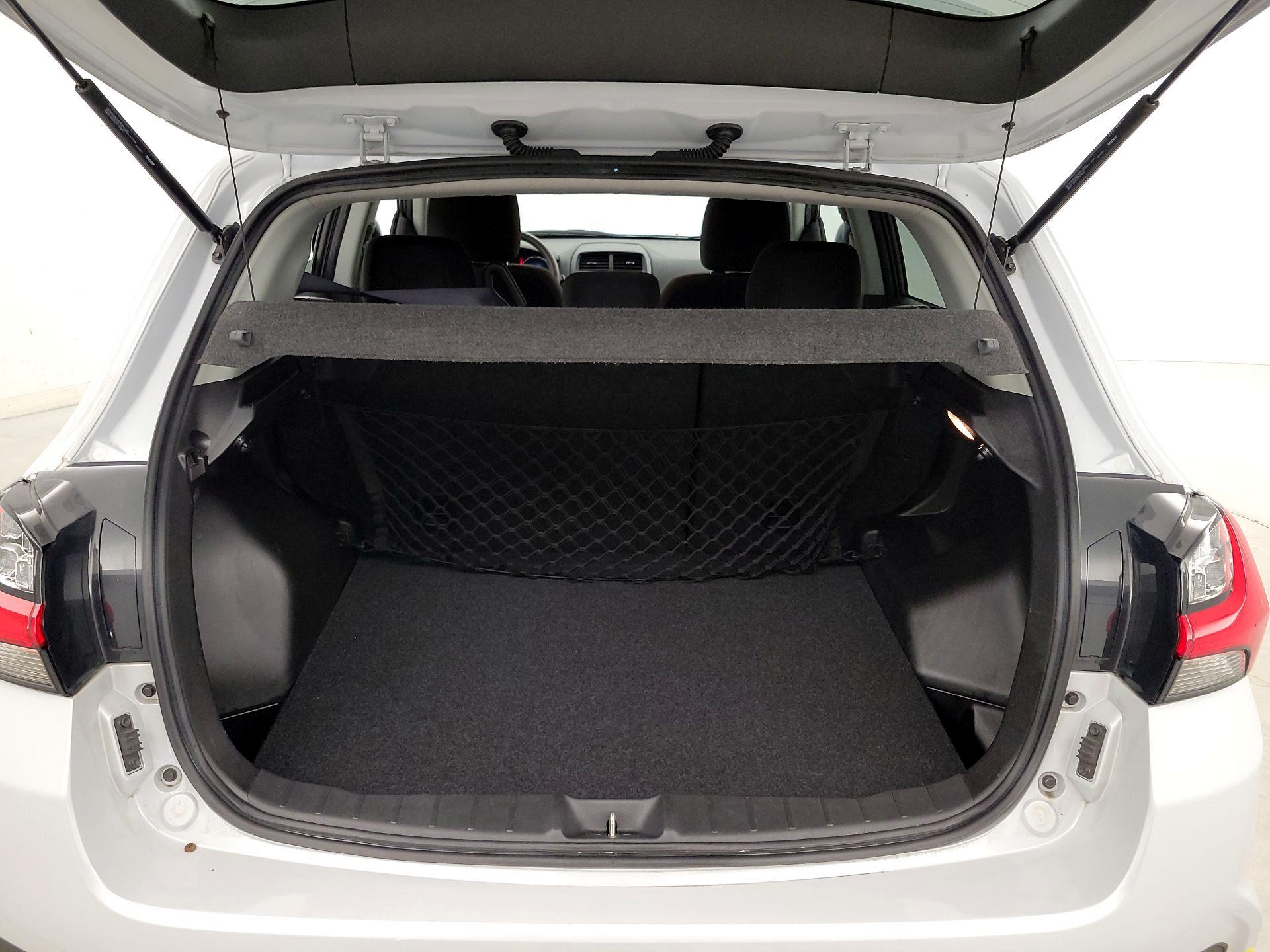 Thumbnail: 2023 Mitsubishi Outlander Sport - 20