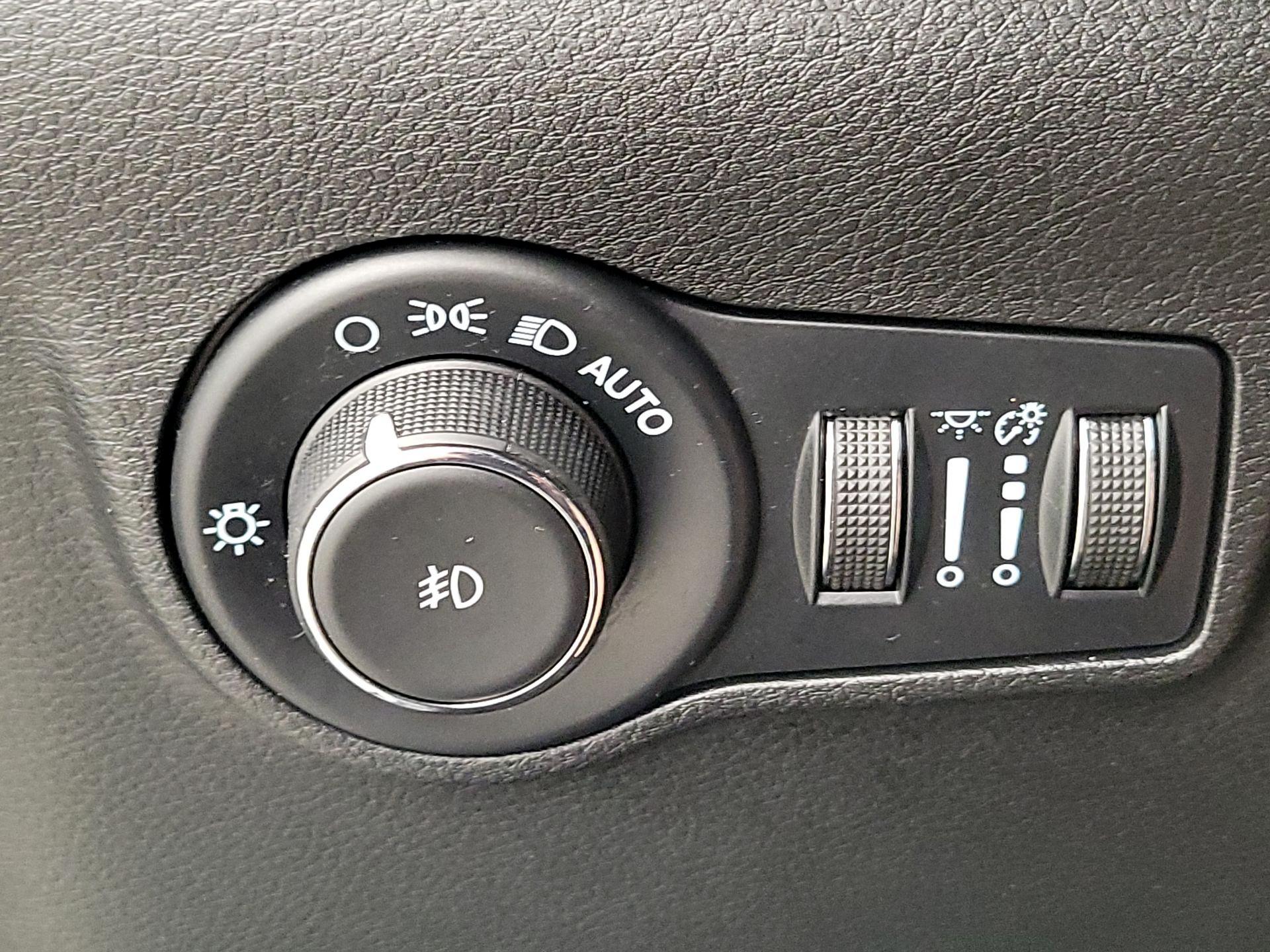 Thumbnail: 2023 Jeep Compass - 13