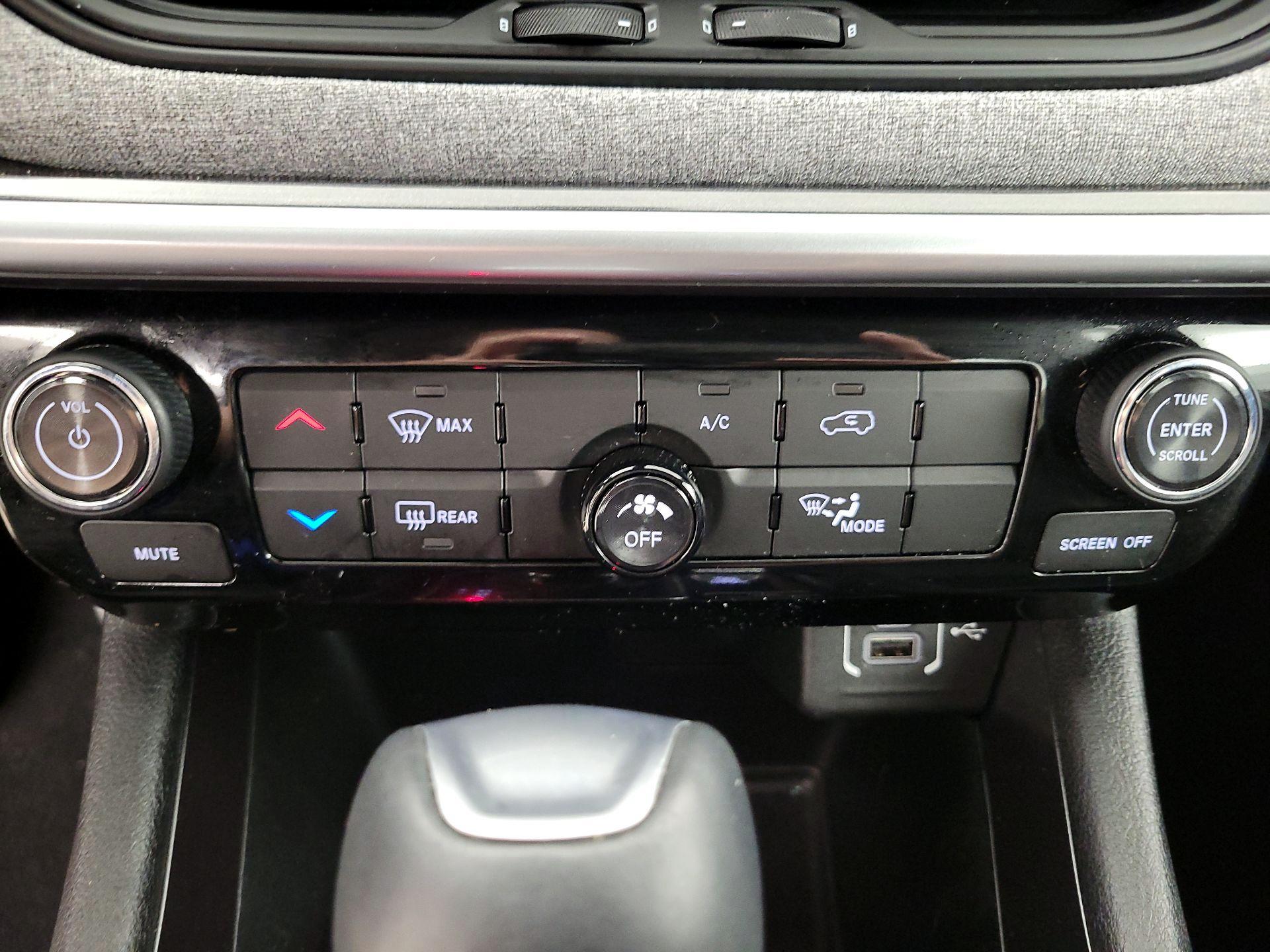 Thumbnail: 2023 Jeep Compass - 17