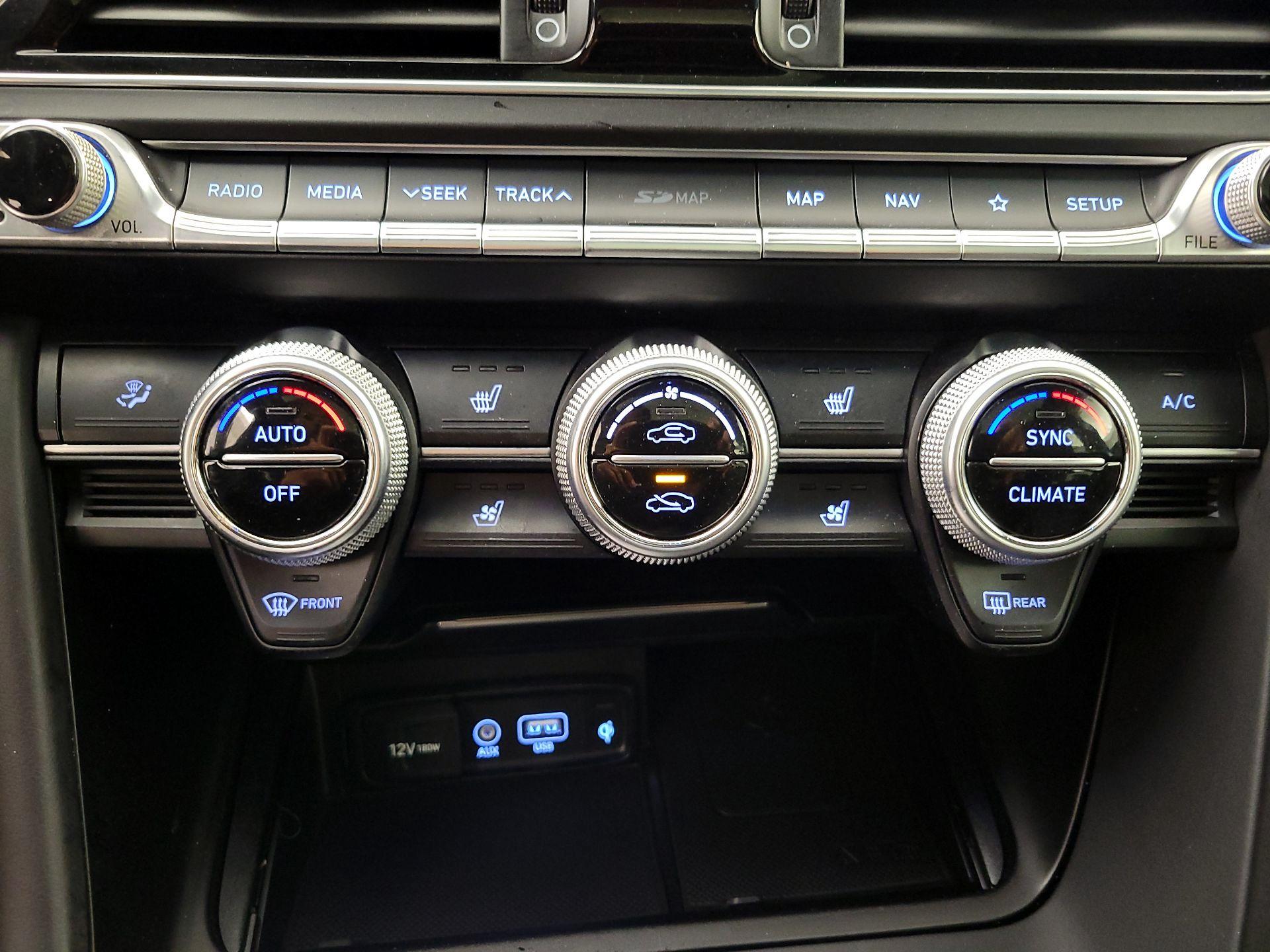 Thumbnail: 2019 Genesis G70 - 17