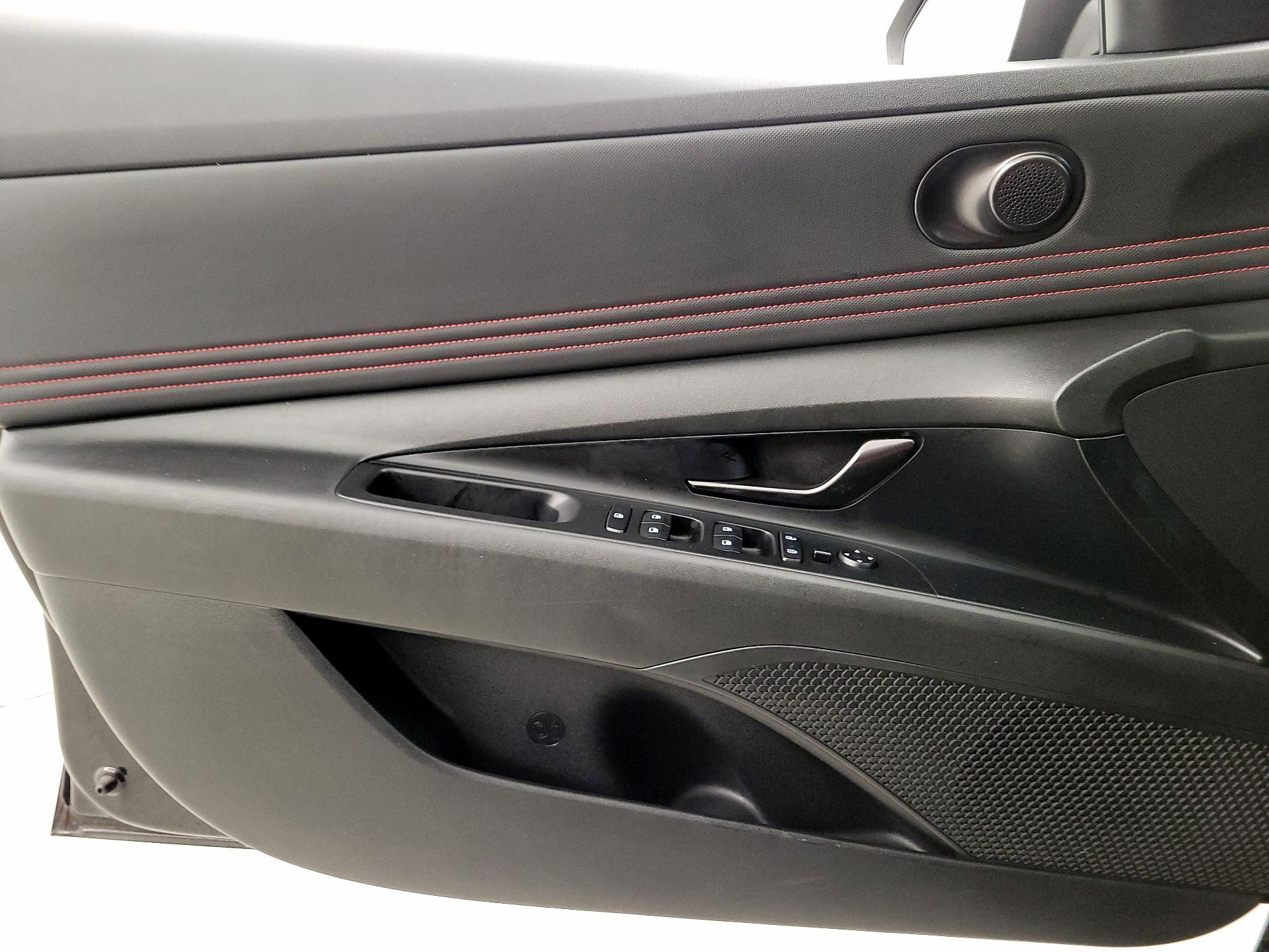 Thumbnail: 2022 Hyundai Elantra - 12