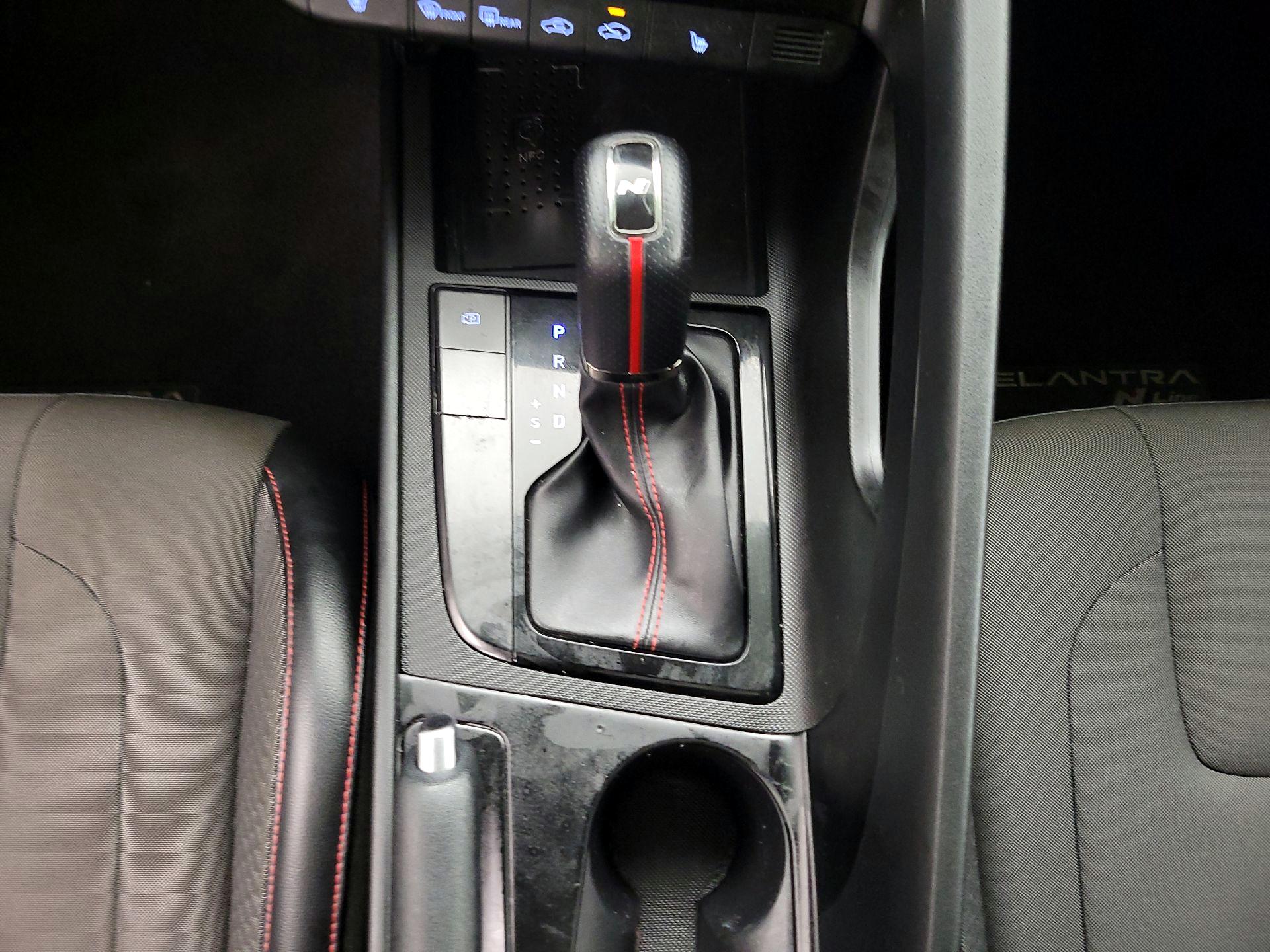 Thumbnail: 2022 Hyundai Elantra - 17