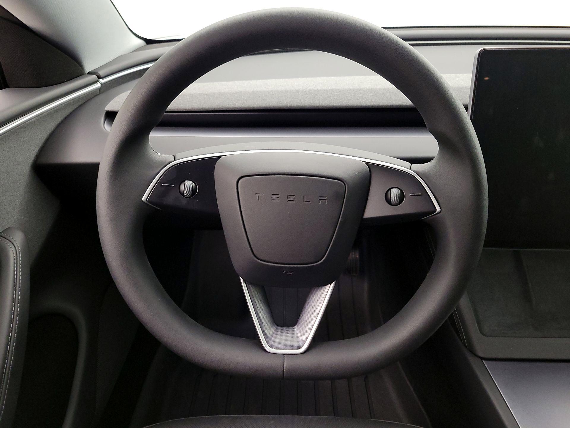 Thumbnail: 2025 Tesla Model 3 - 10