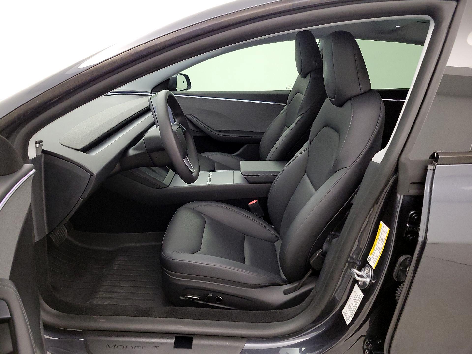 Thumbnail: 2025 Tesla Model 3 - 11