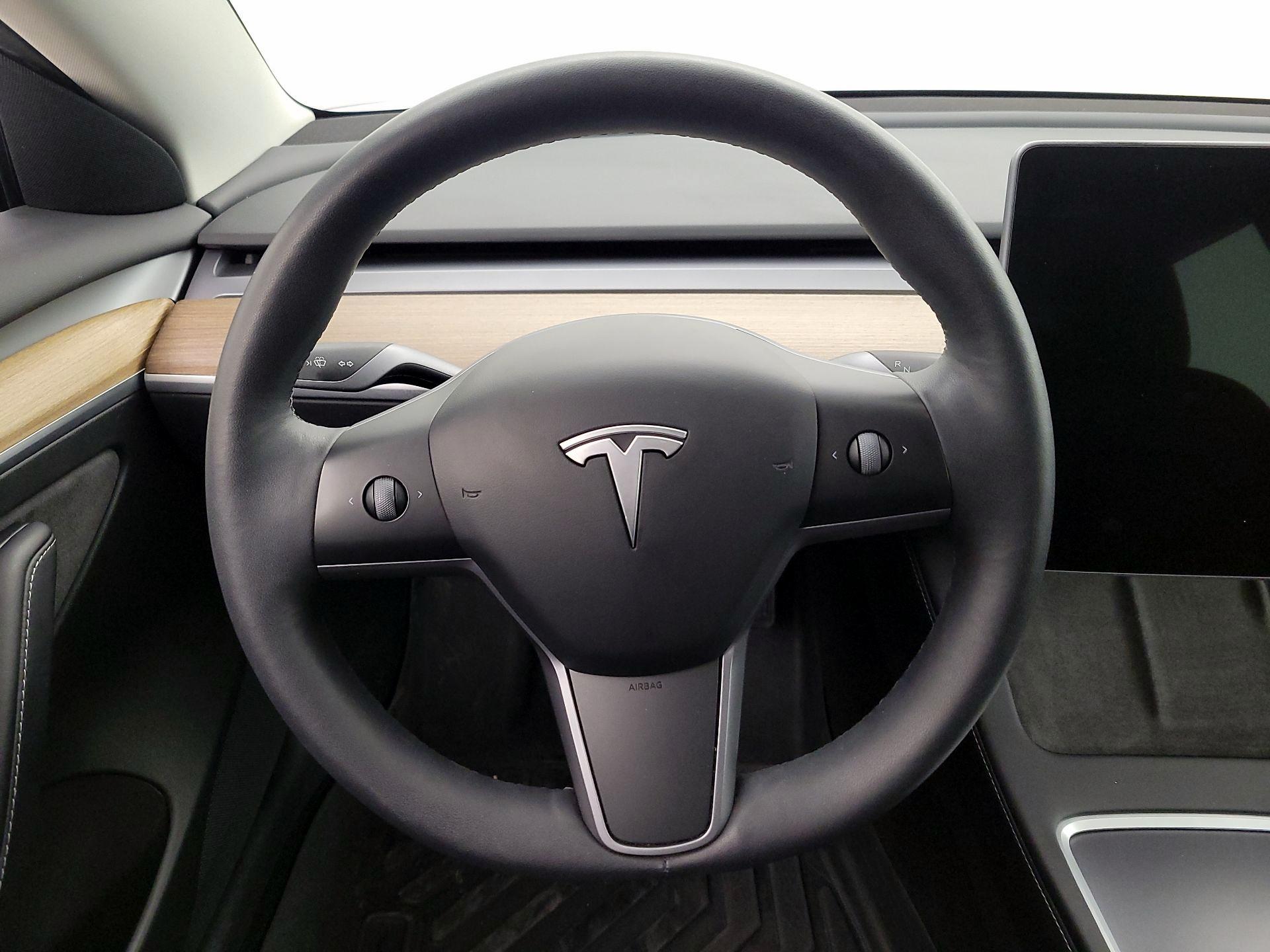 Thumbnail: 2023 Tesla Model 3 - 10