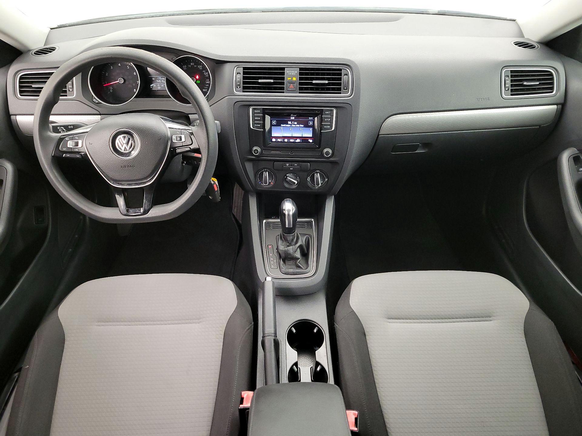 Thumbnail: 2017 Volkswagen Jetta - 9