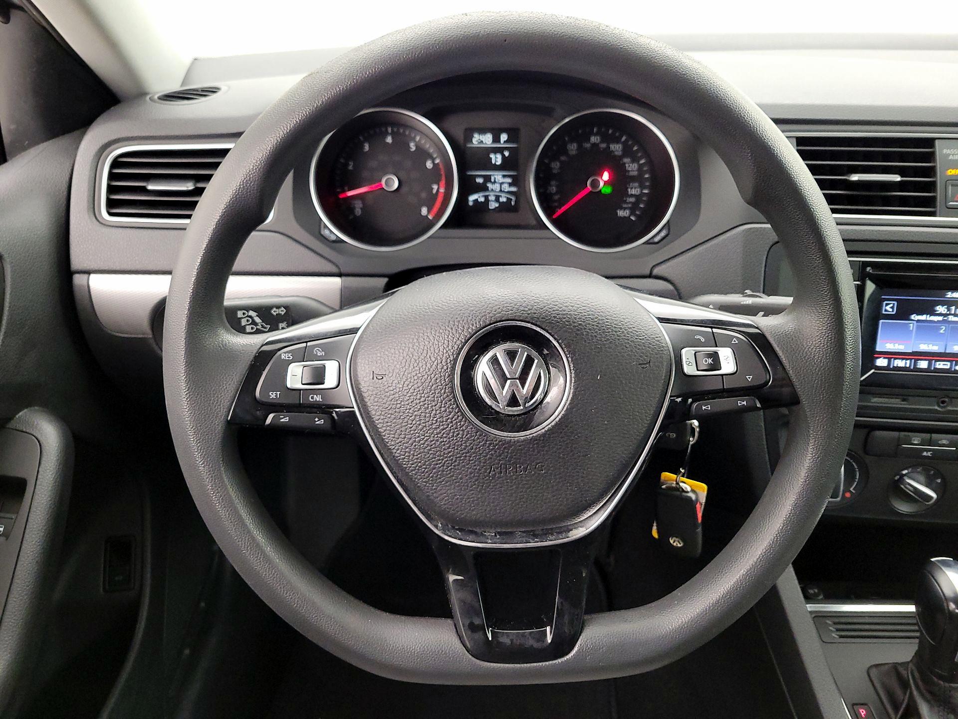 Thumbnail: 2017 Volkswagen Jetta - 10
